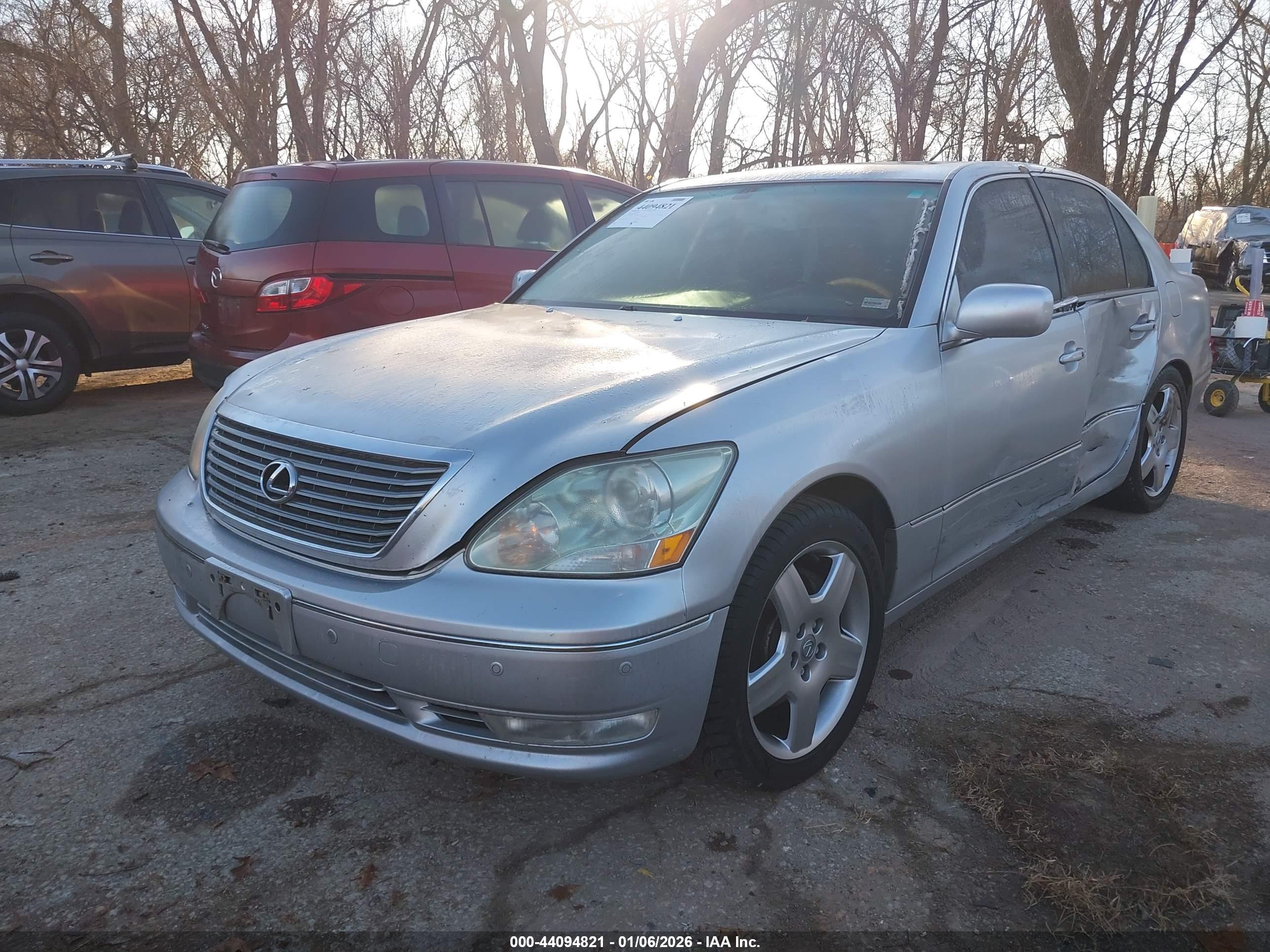 LEXUS LS image 2