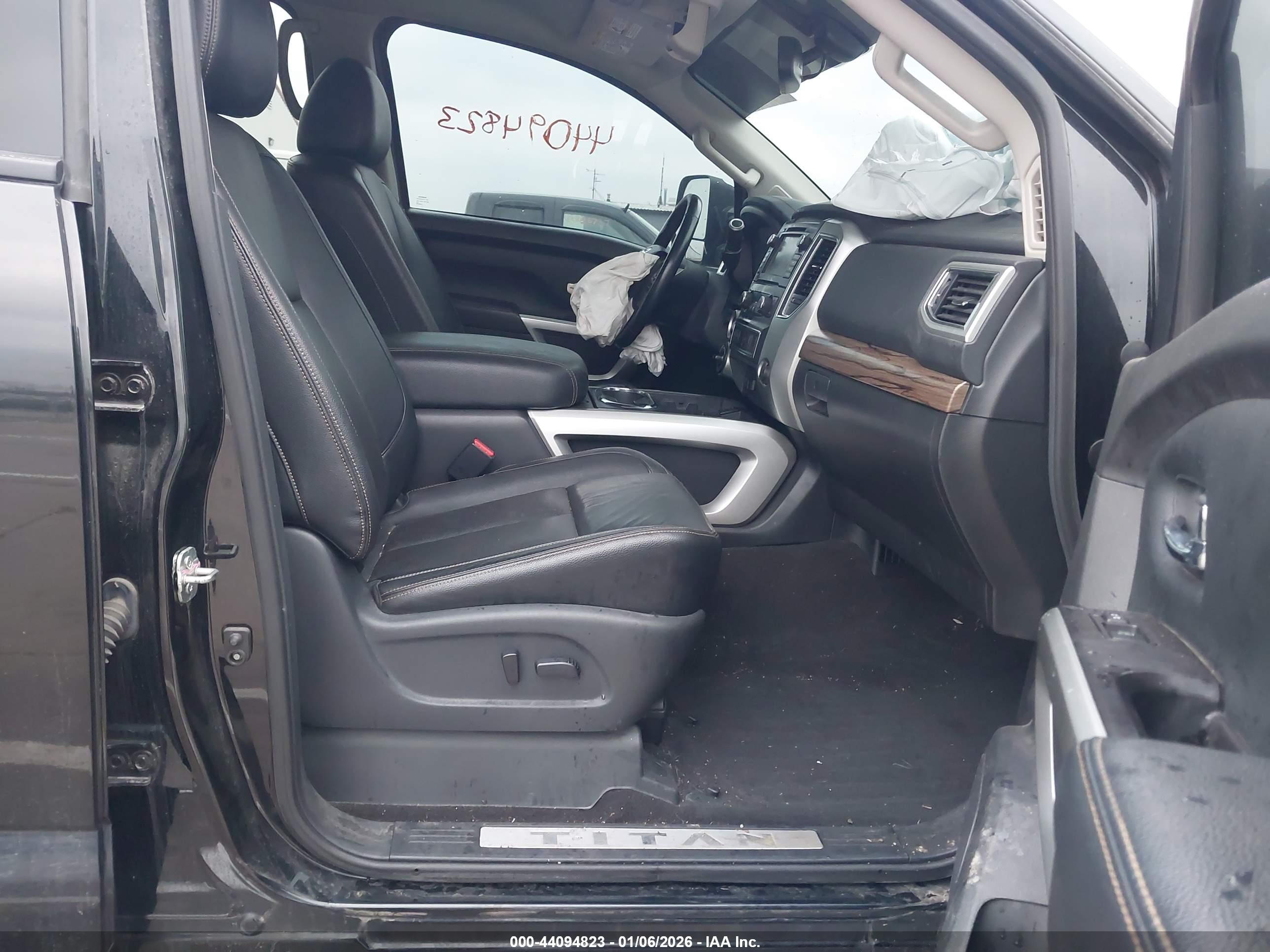 NISSAN TITAN image 5