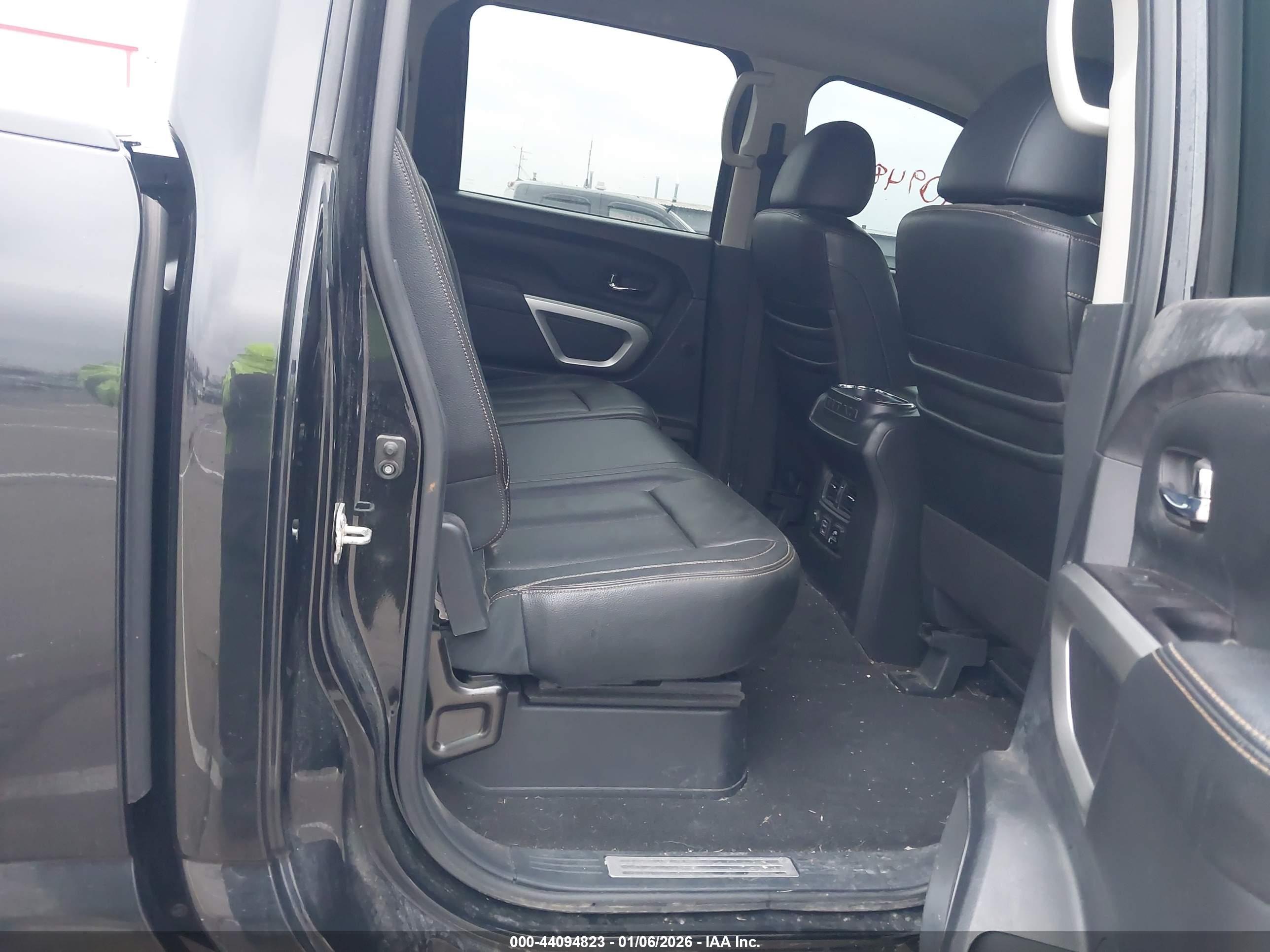 NISSAN TITAN image 8