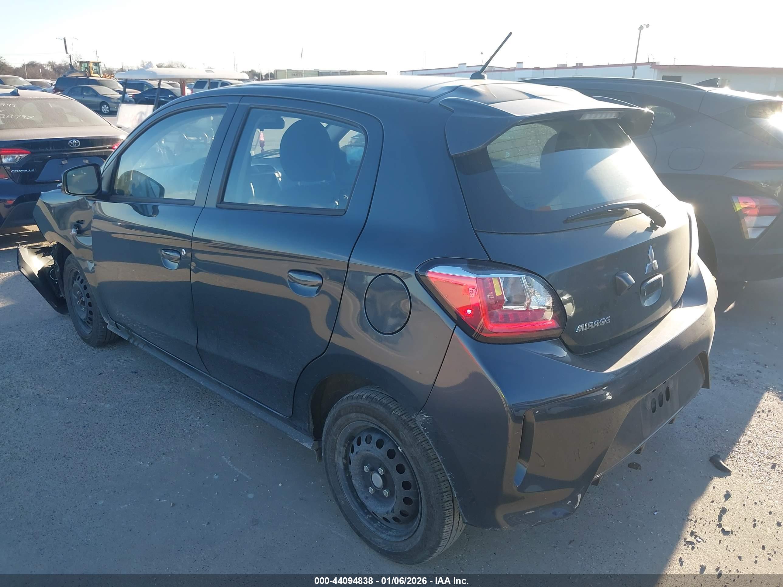 MITSUBISHI MIRAGE image 3
