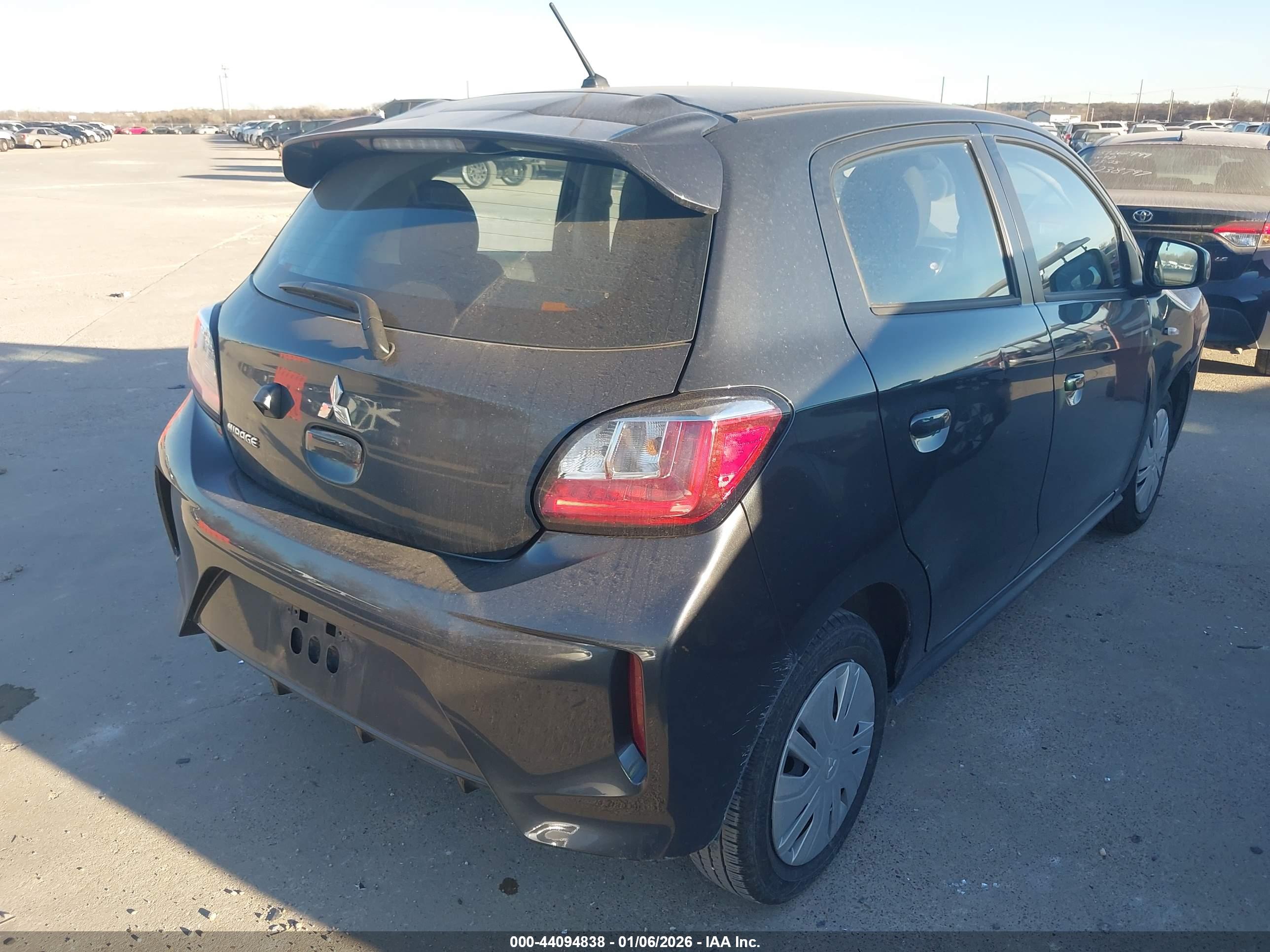 MITSUBISHI MIRAGE image 4