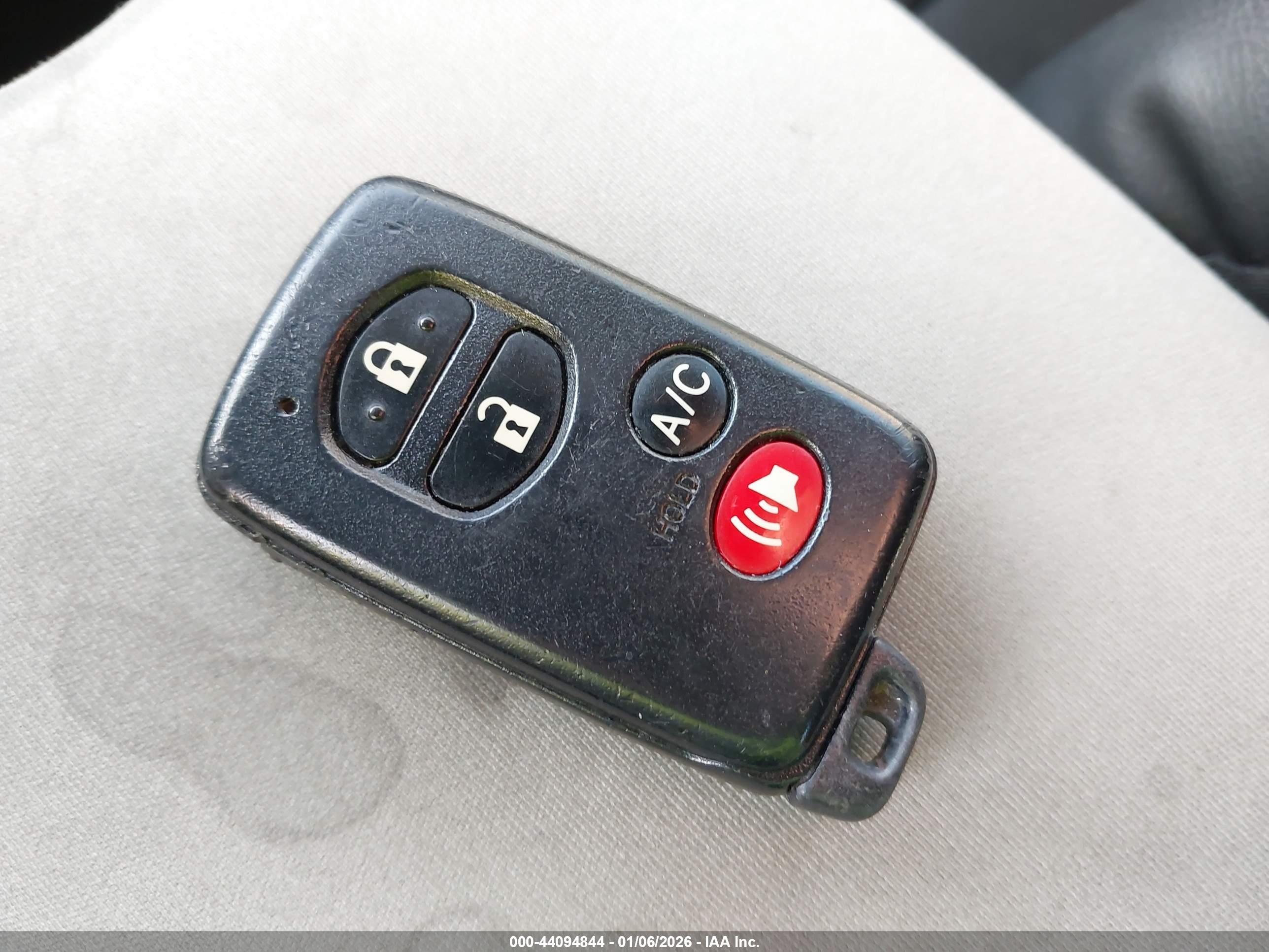 TOYOTA PRIUS image 11