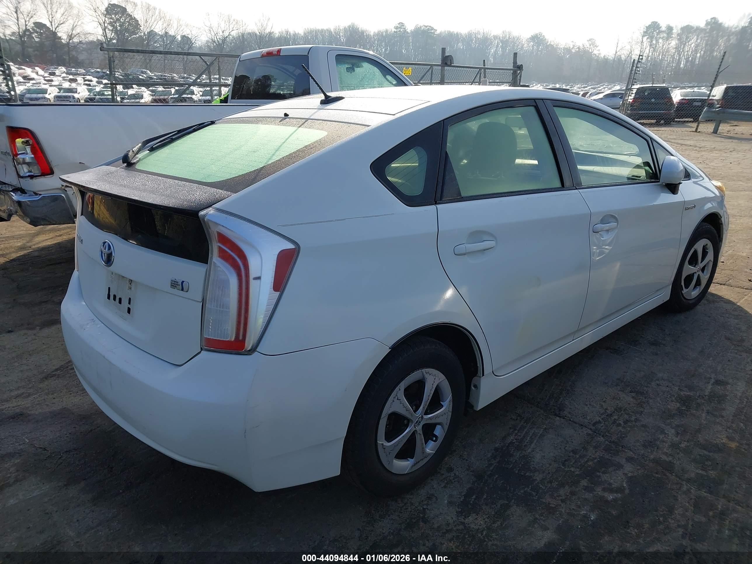 TOYOTA PRIUS image 4