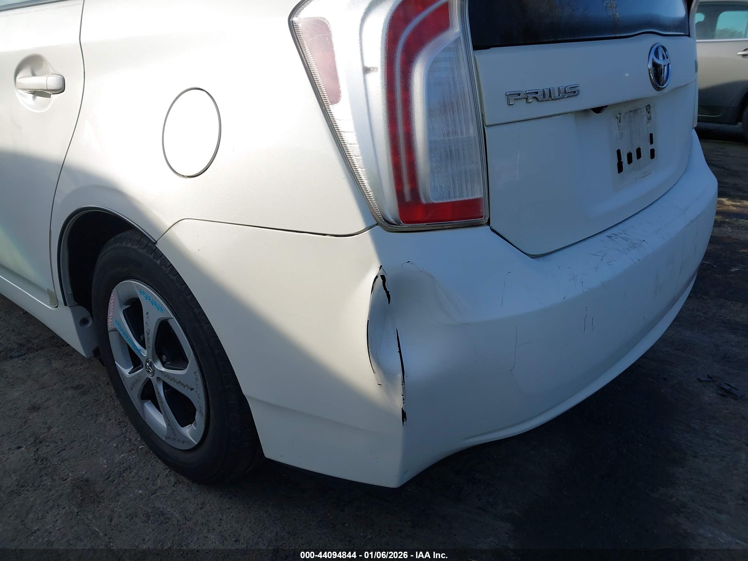 TOYOTA PRIUS image 6