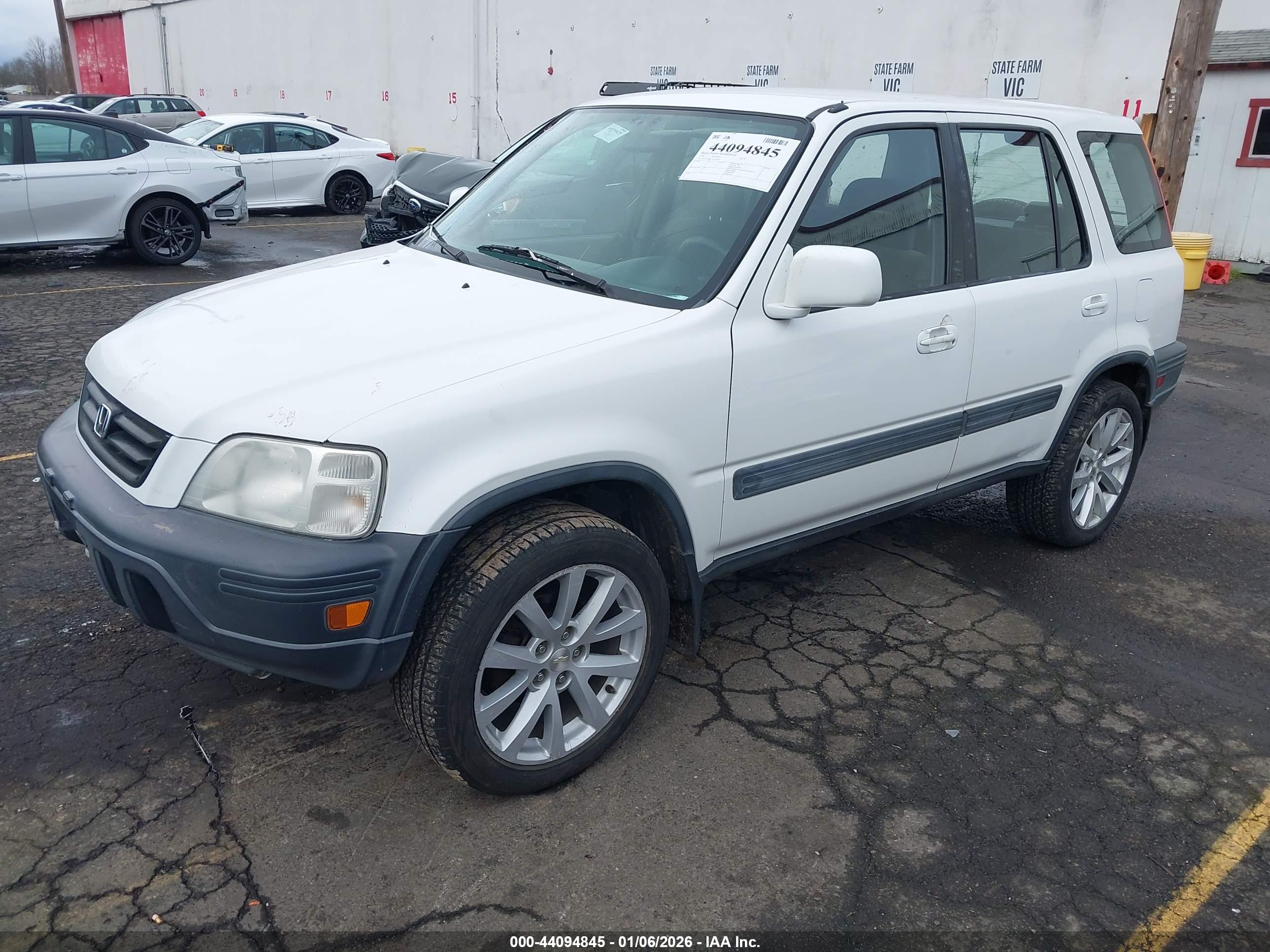 HONDA CR-V image 2