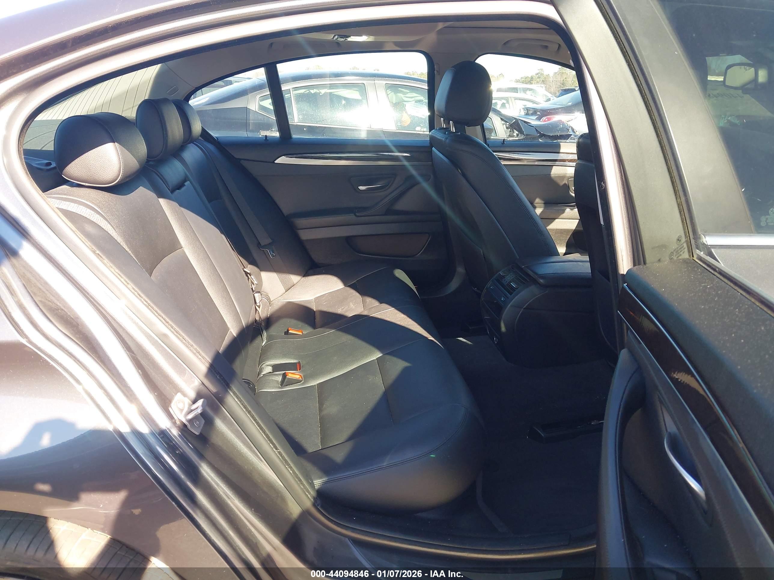 BMW 535I image 8