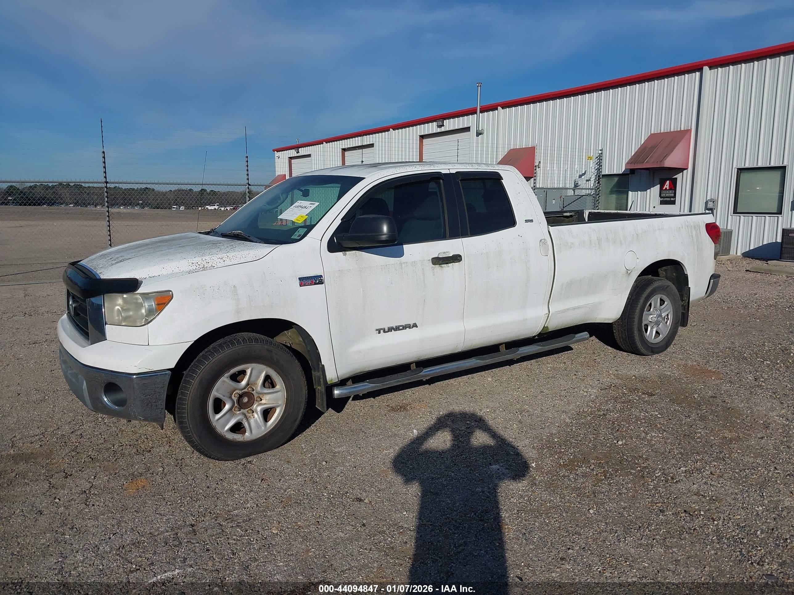 TOYOTA TUNDRA image 2