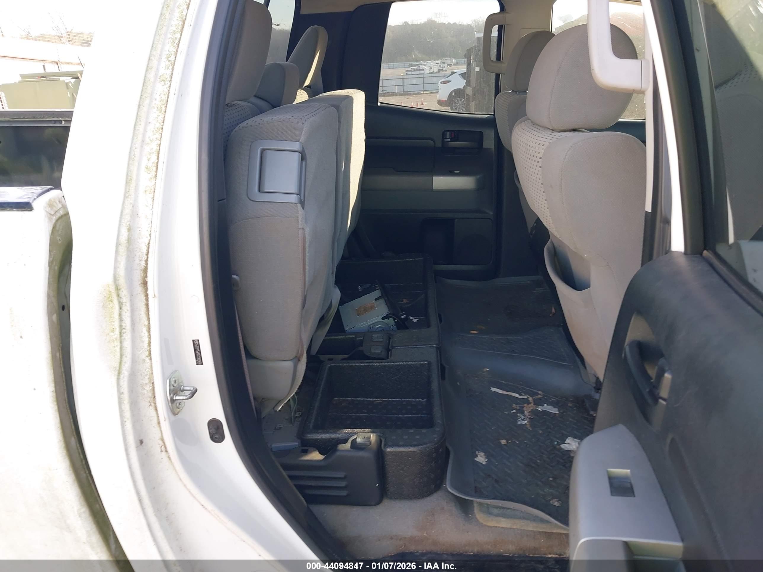 TOYOTA TUNDRA image 8