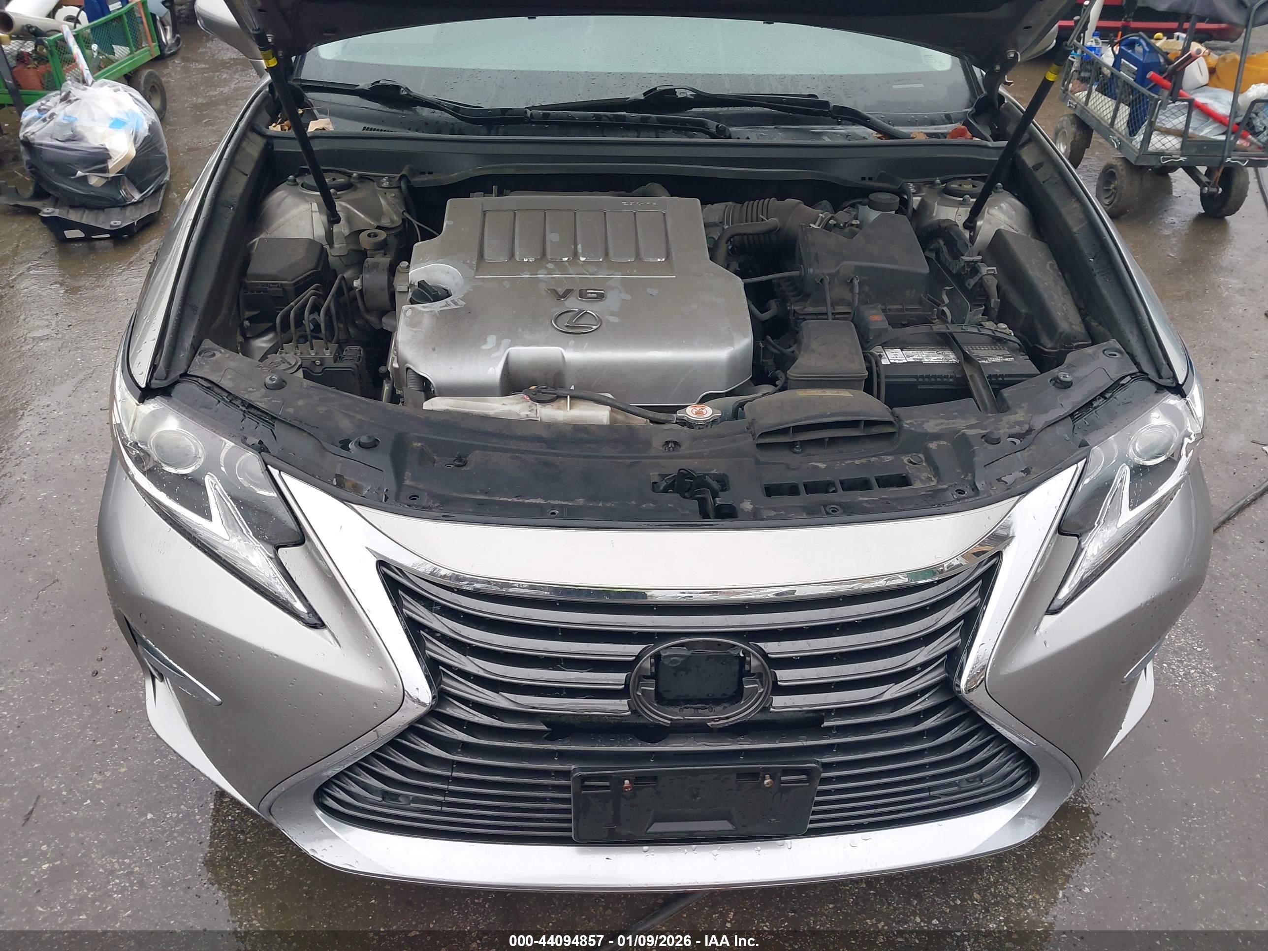 LEXUS ES image 10