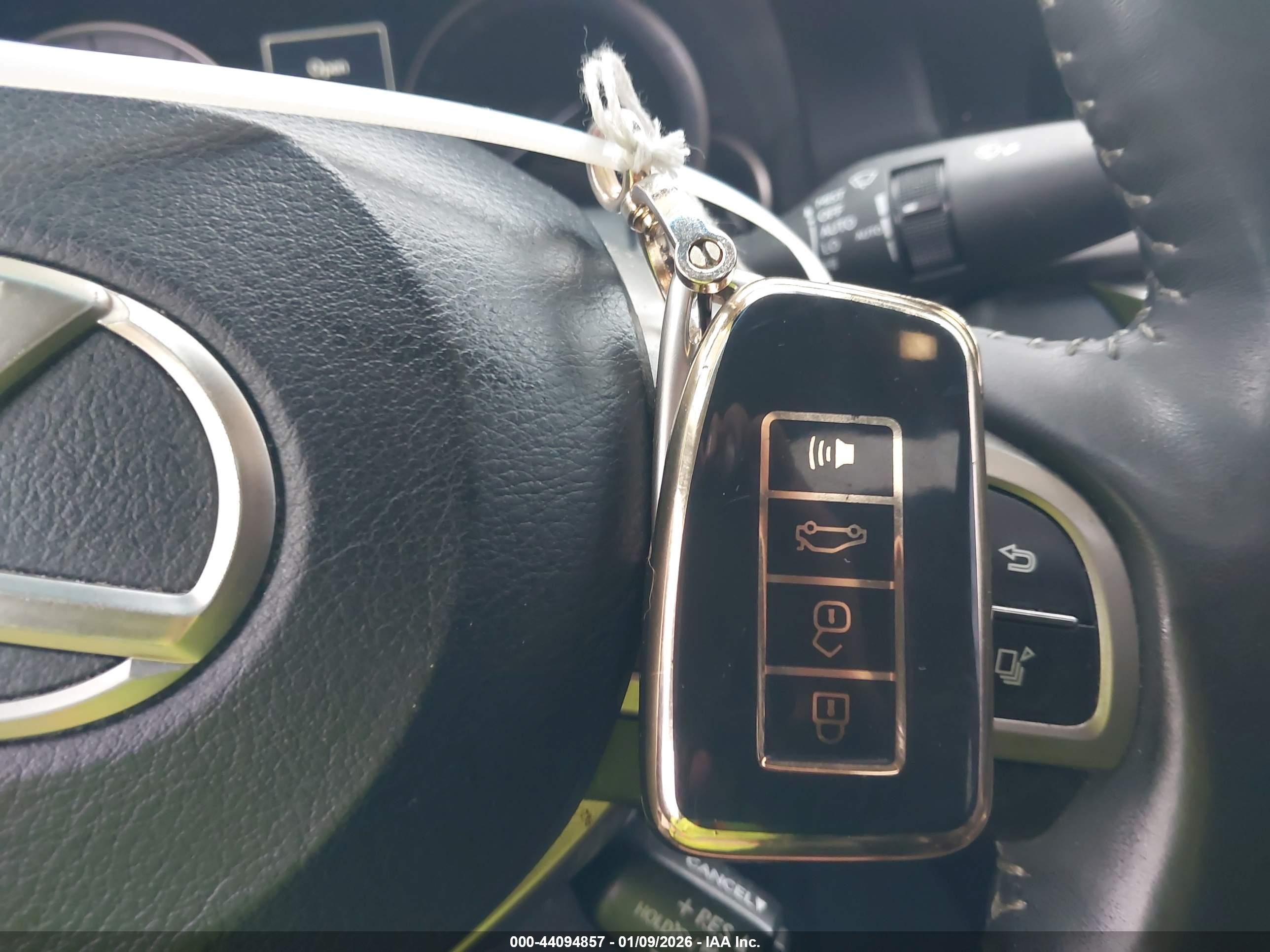 LEXUS ES image 11