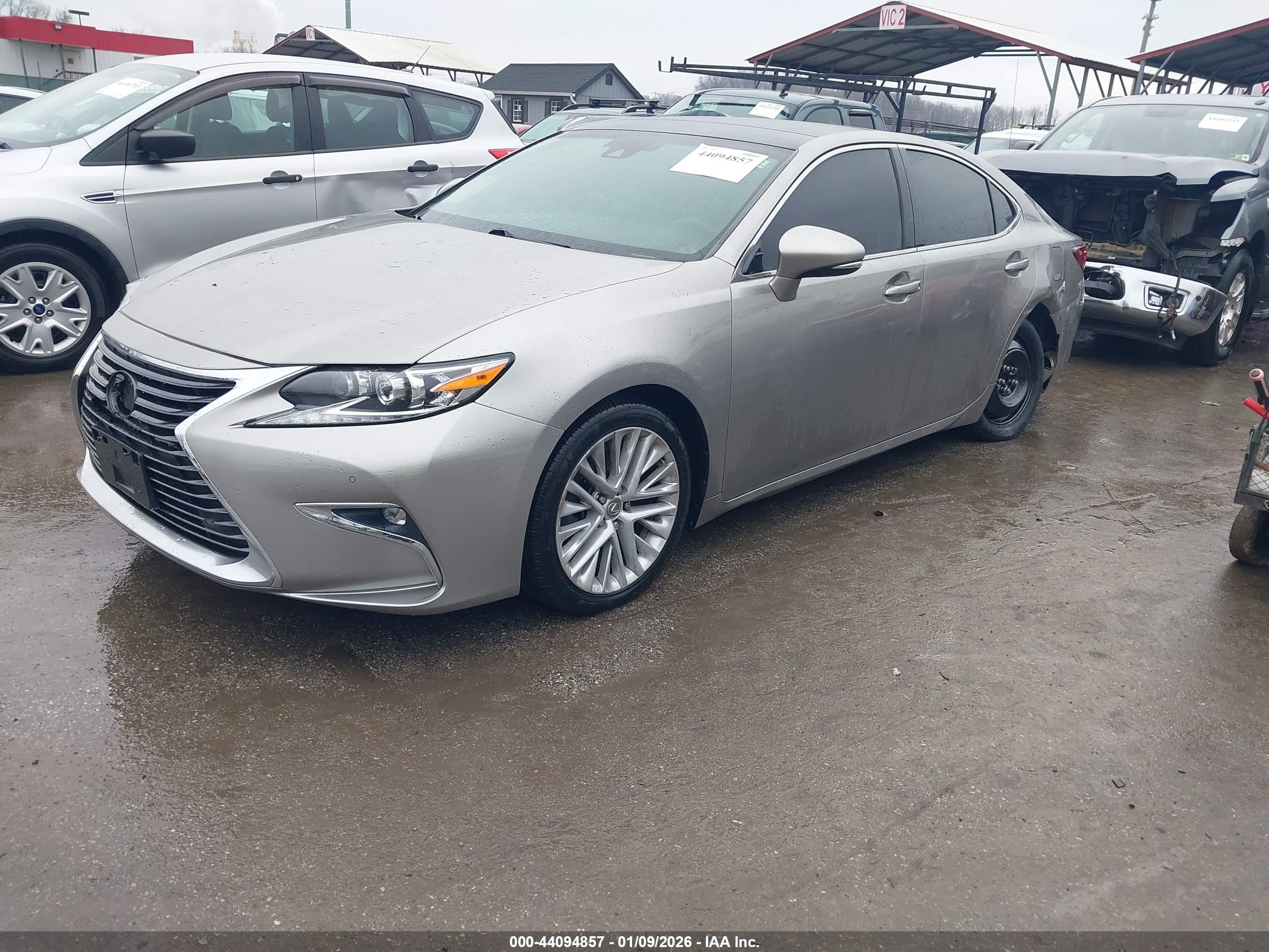 LEXUS ES image 2