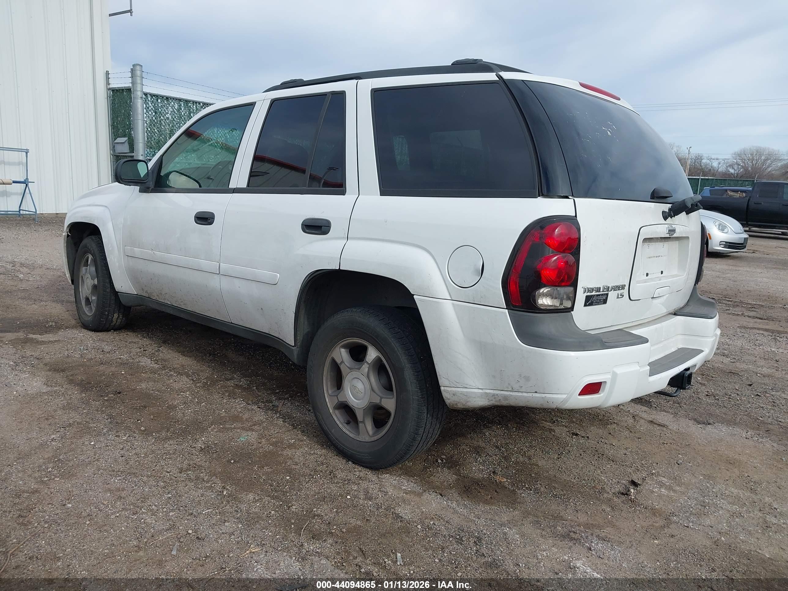 CHEVROLET TRAILBLAZER image 3