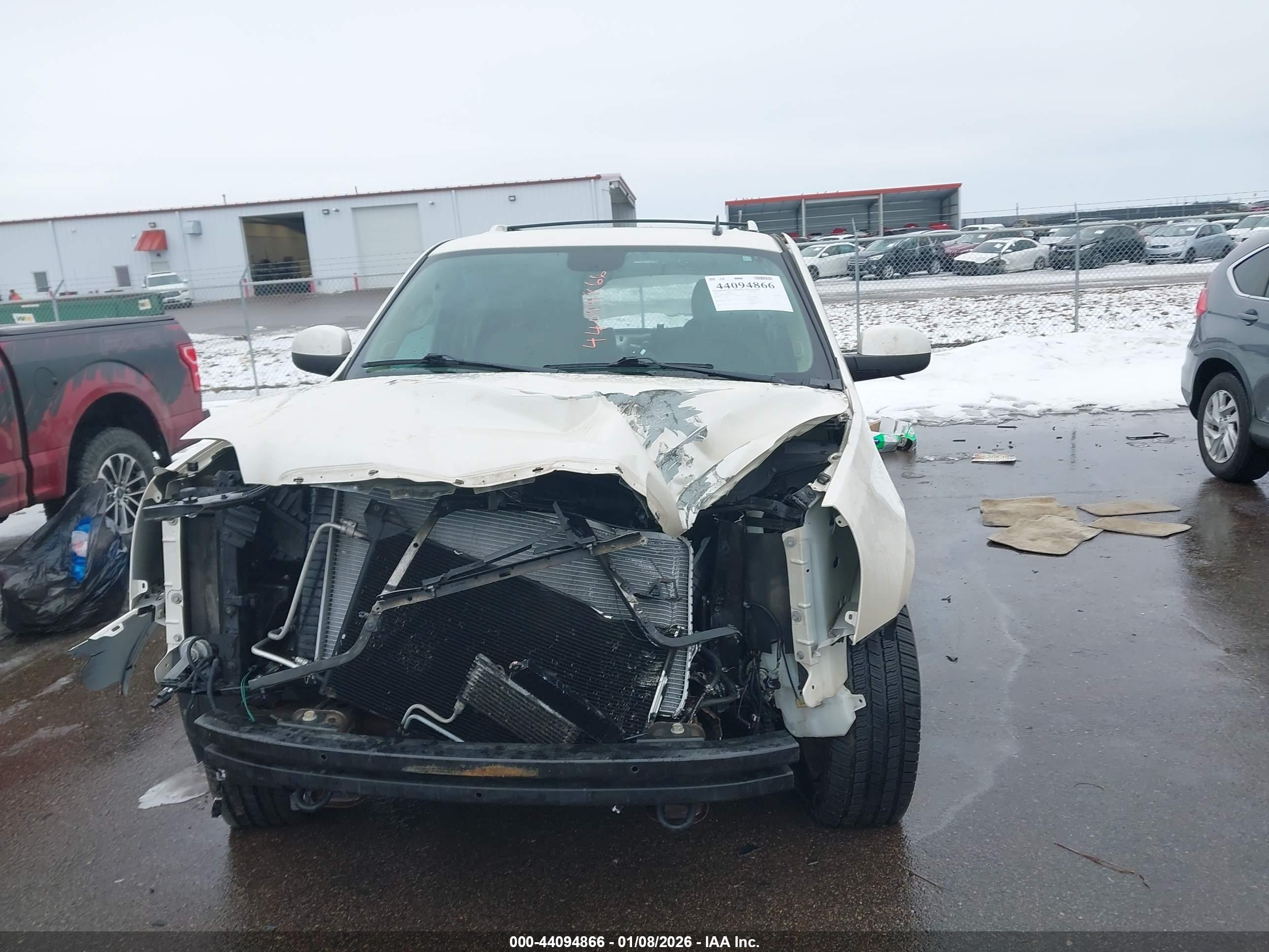 GMC YUKON image 6