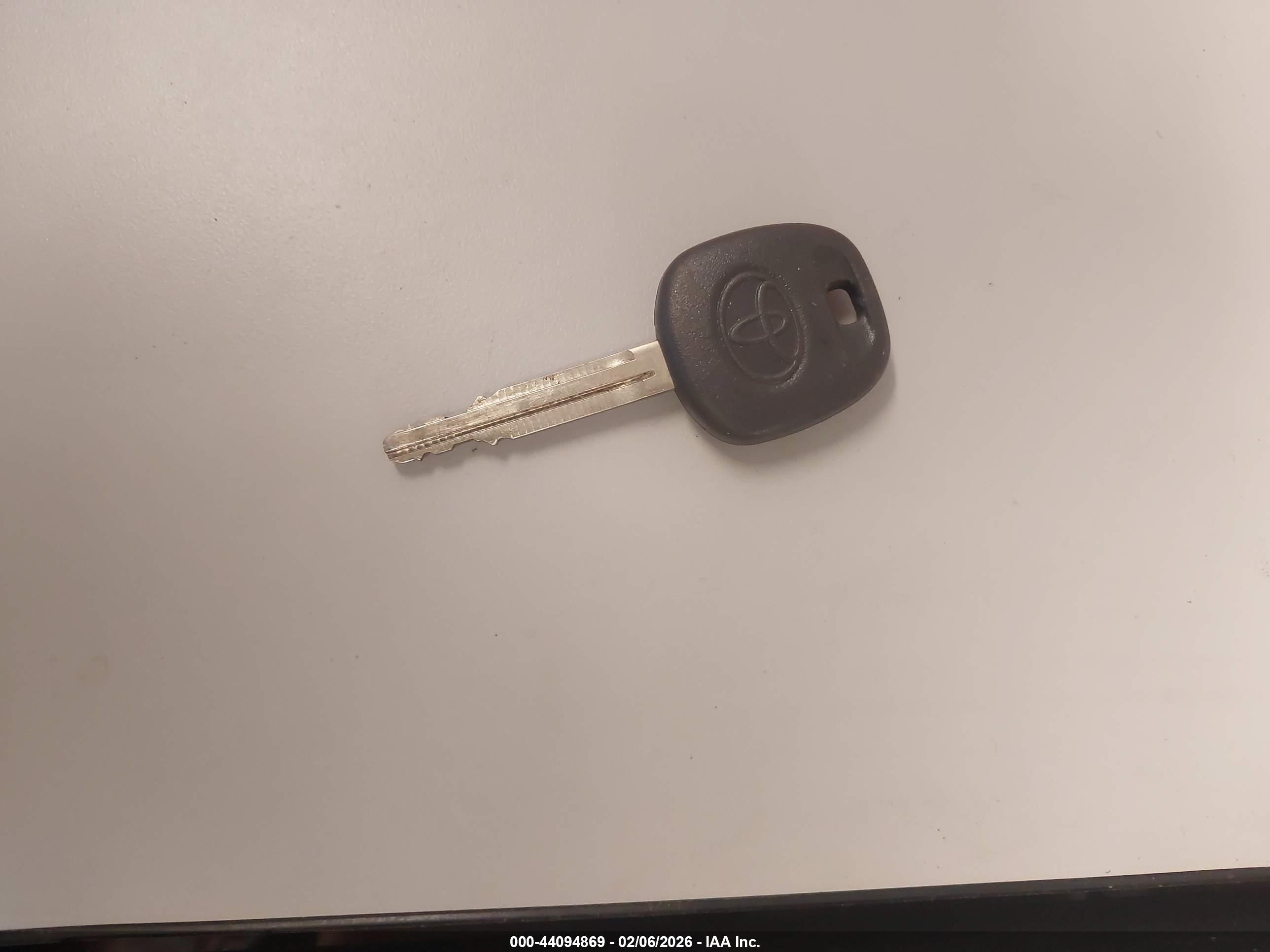TOYOTA AVALON image 11