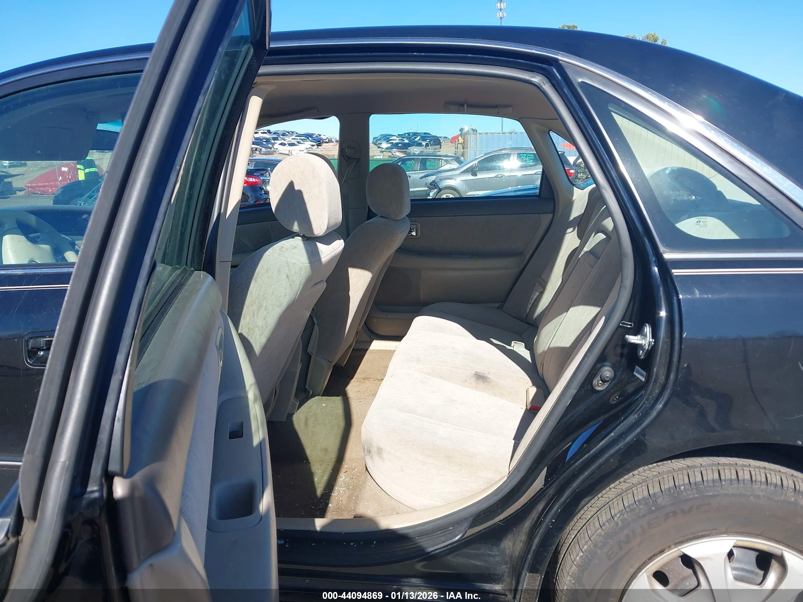 TOYOTA AVALON image 8