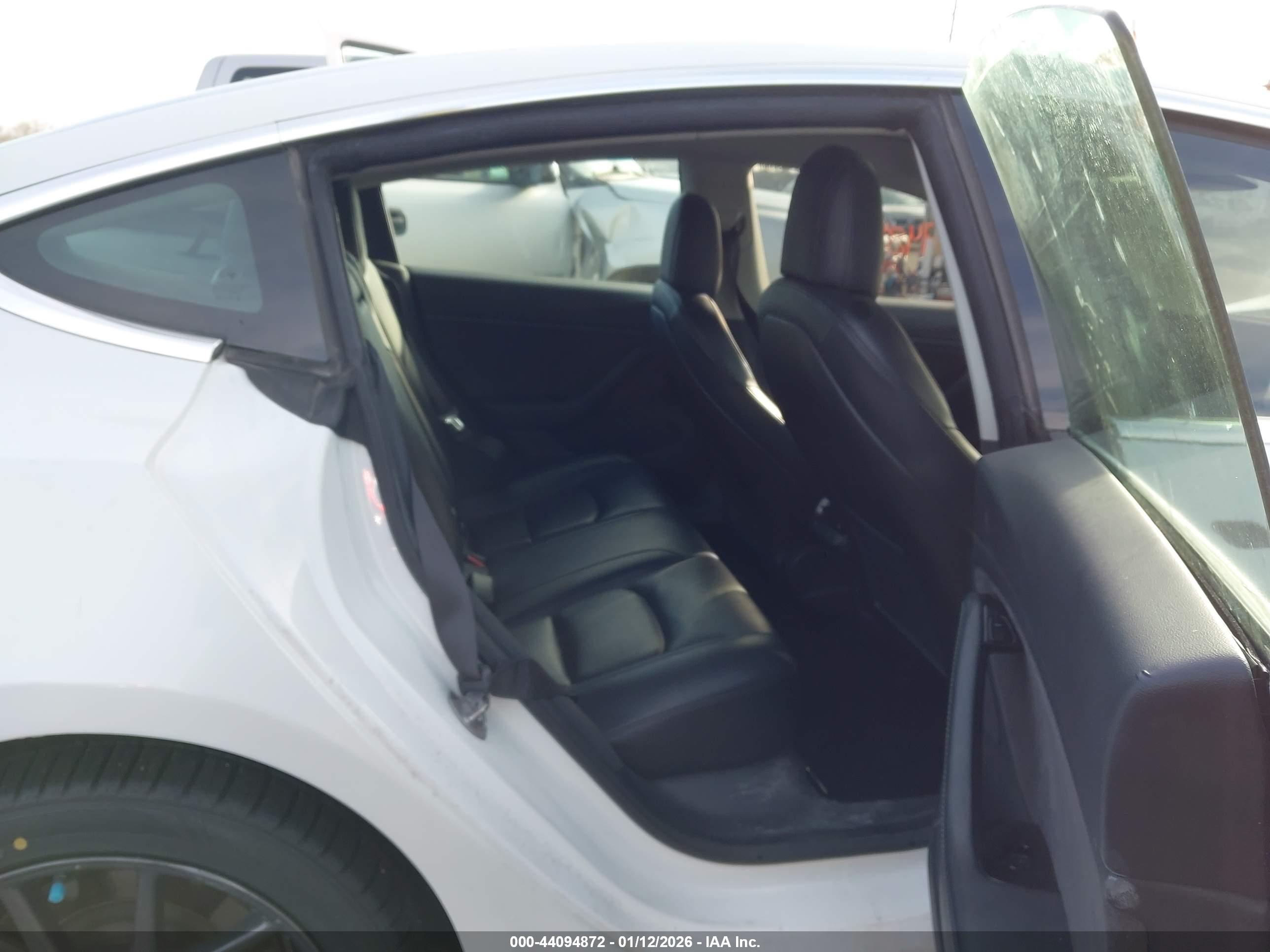 TESLA MODEL image 8
