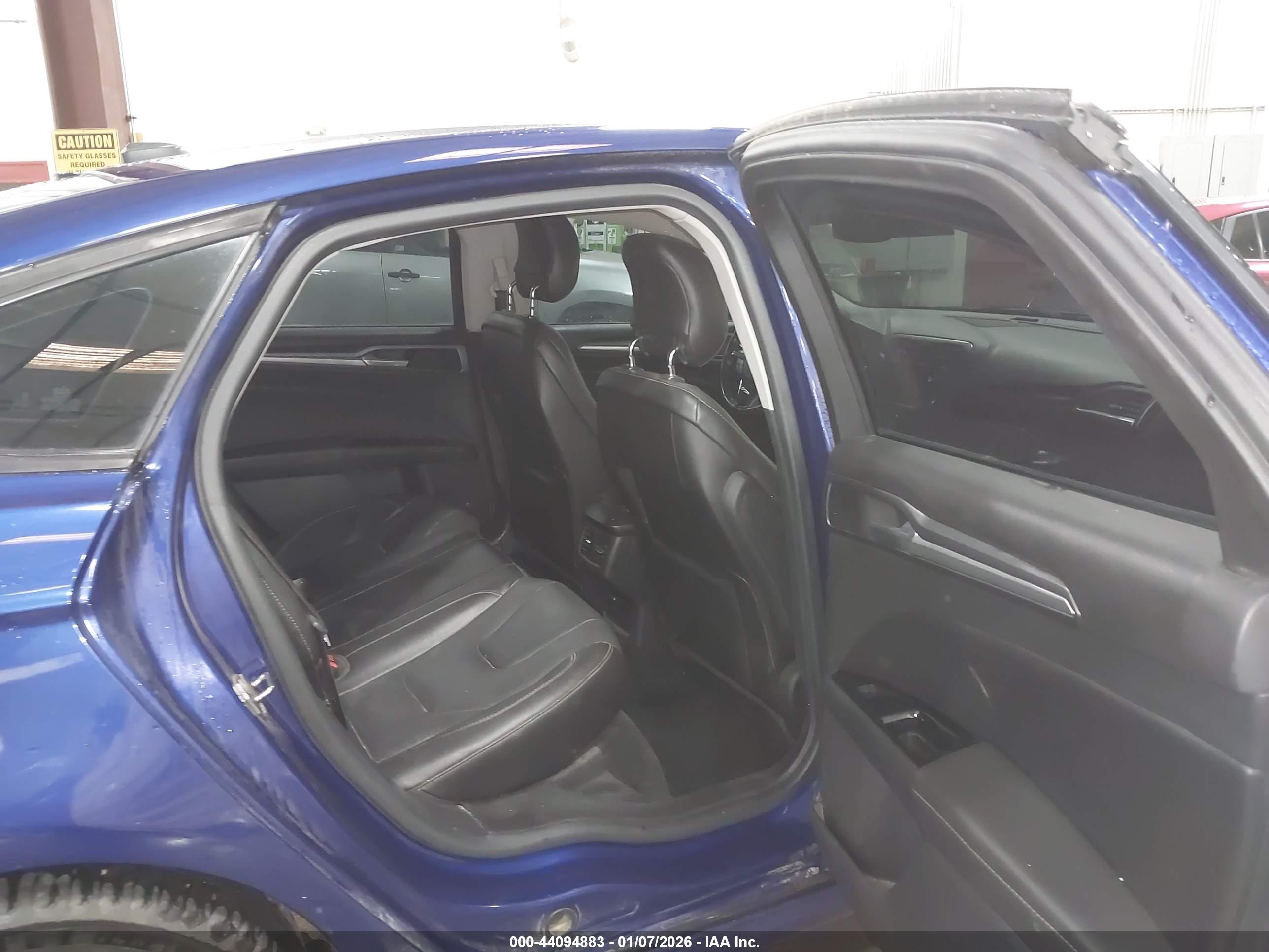 FORD FUSION image 8