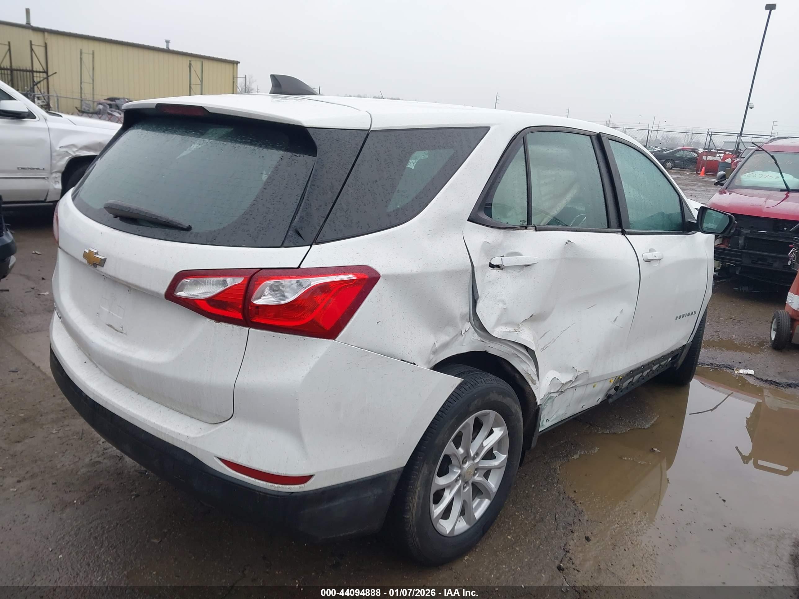CHEVROLET EQUINOX image 4