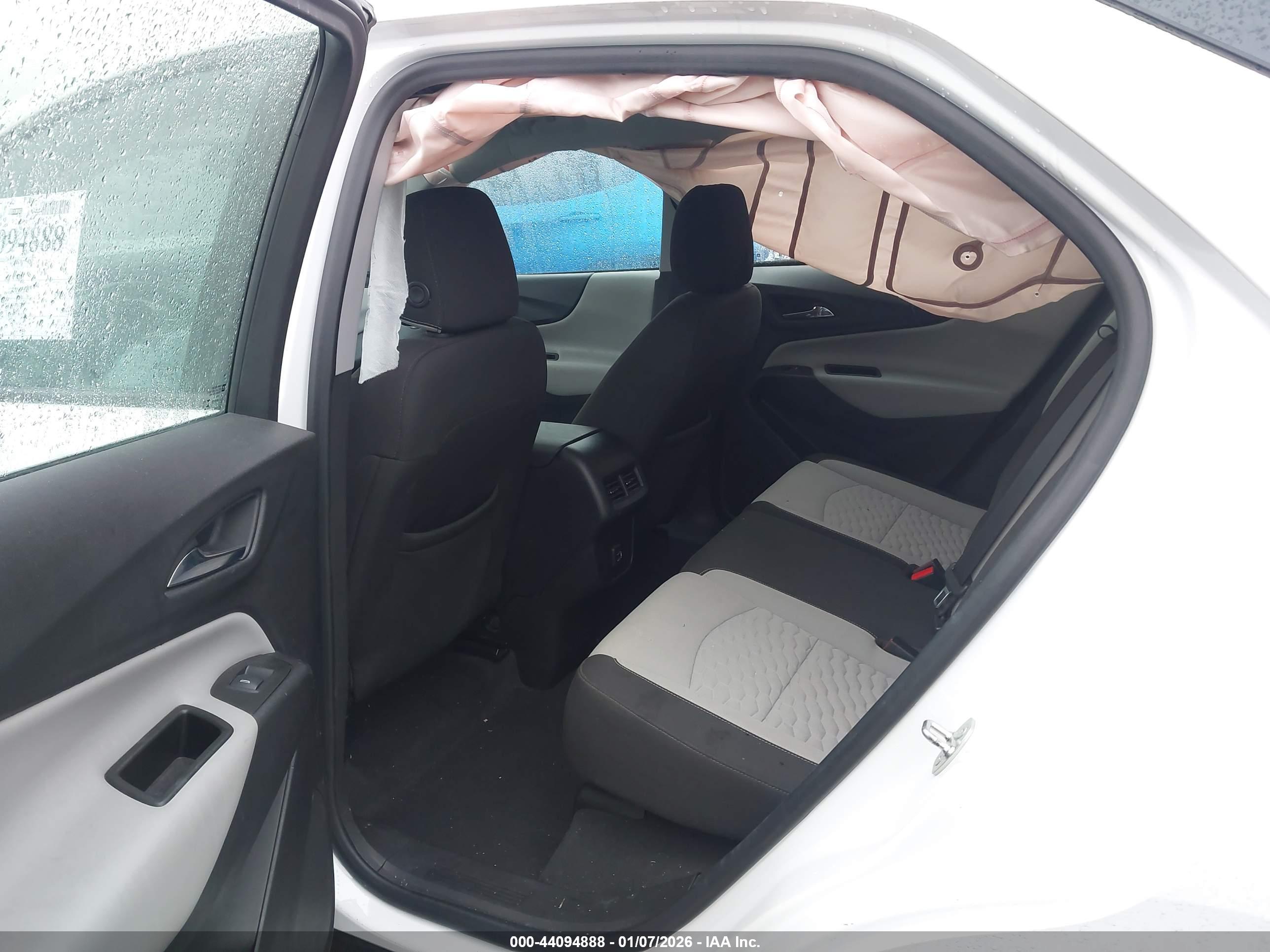 CHEVROLET EQUINOX image 8