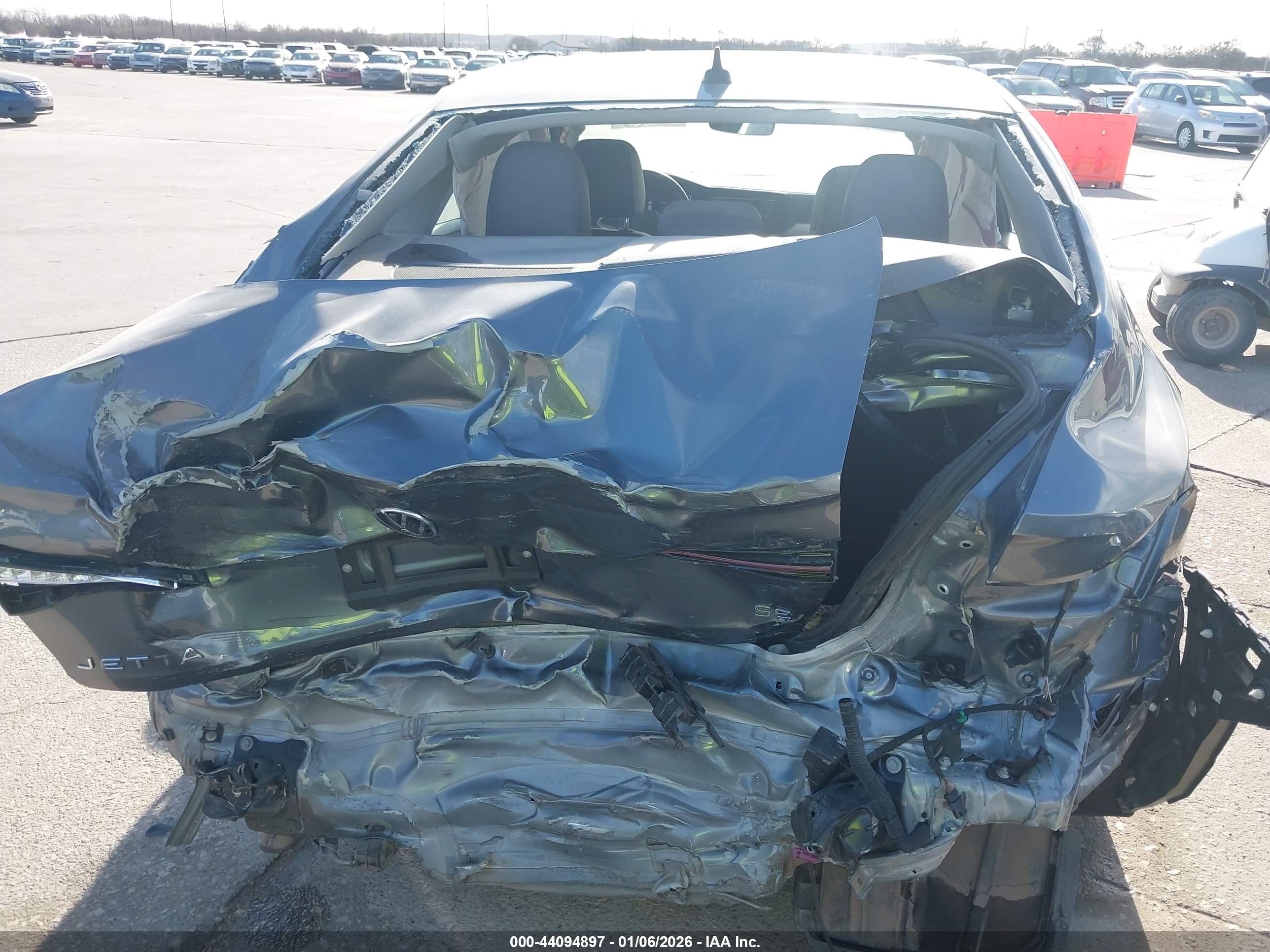 VOLKSWAGEN JETTA image 6