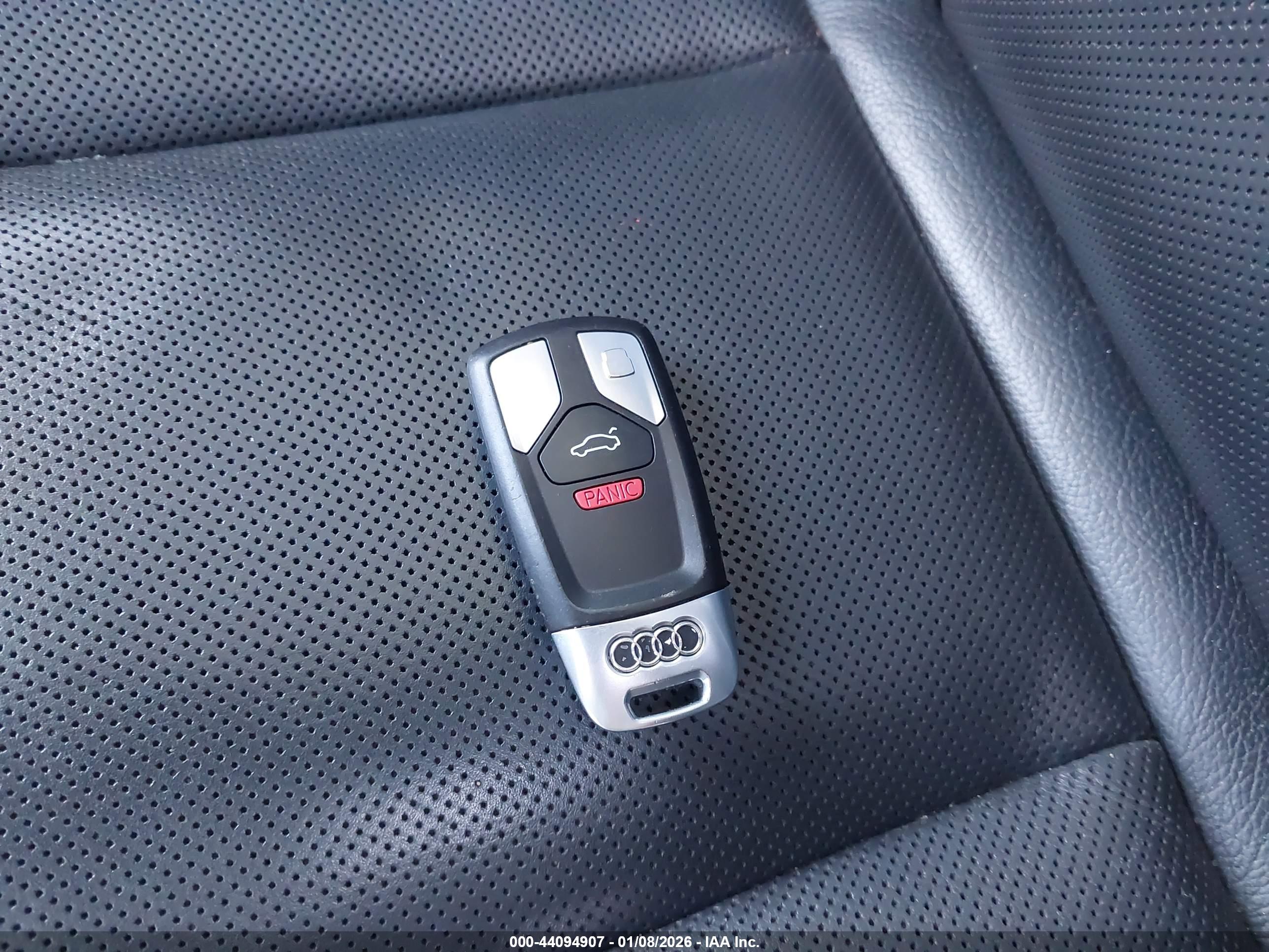 AUDI Q7 image 11