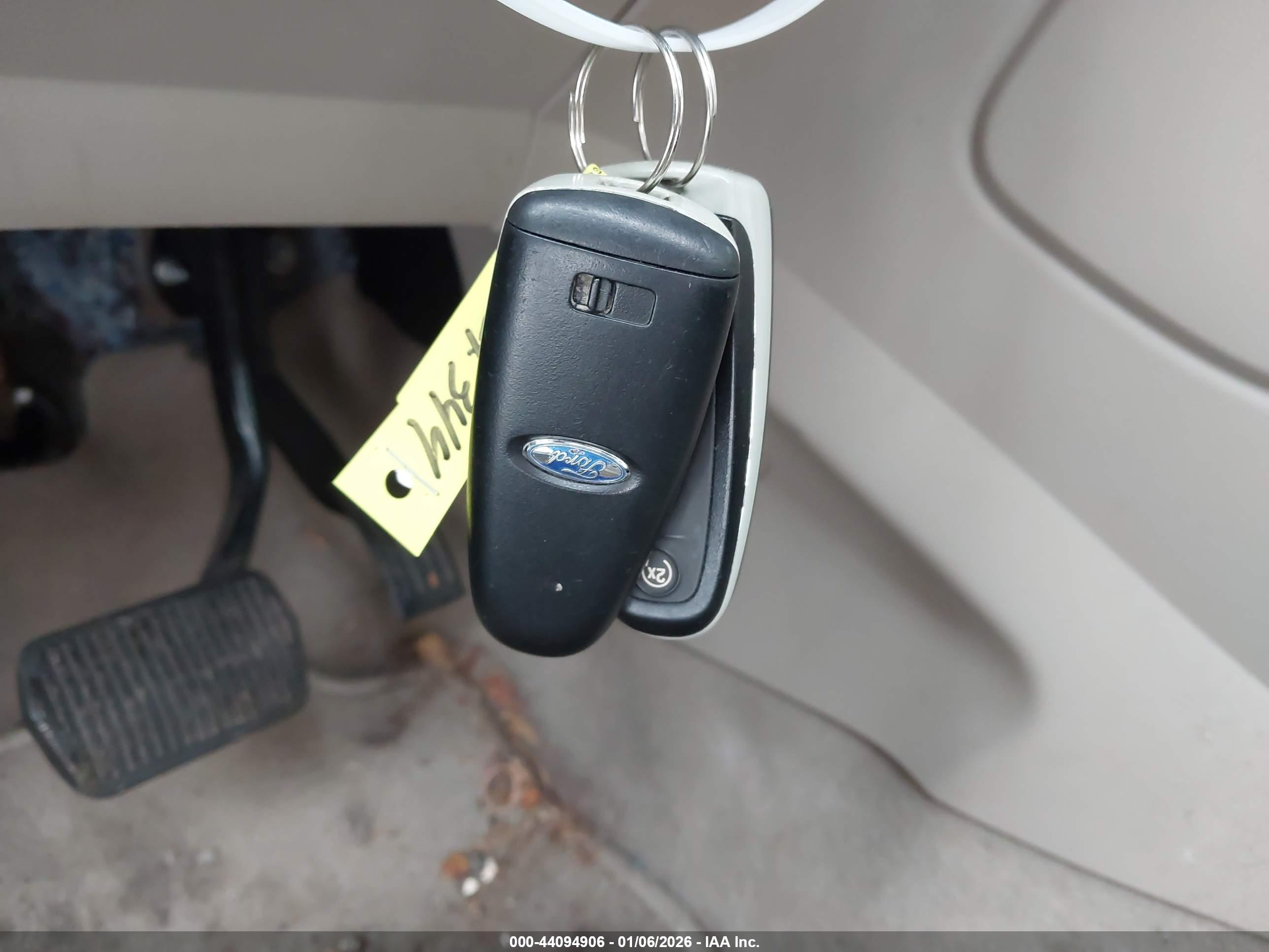 FORD ESCAPE image 11