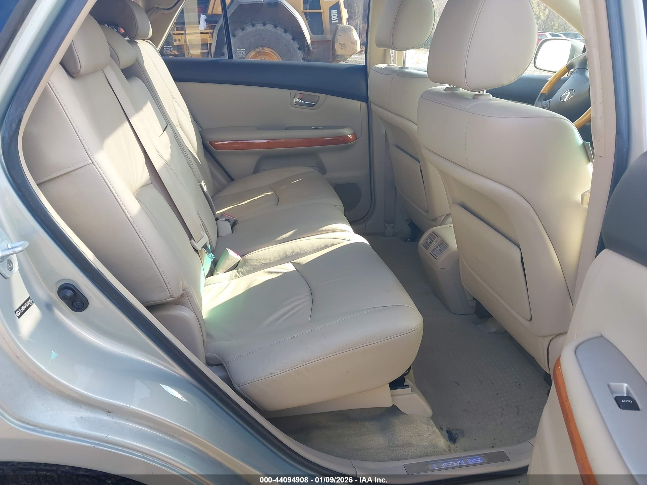 LEXUS RX image 8
