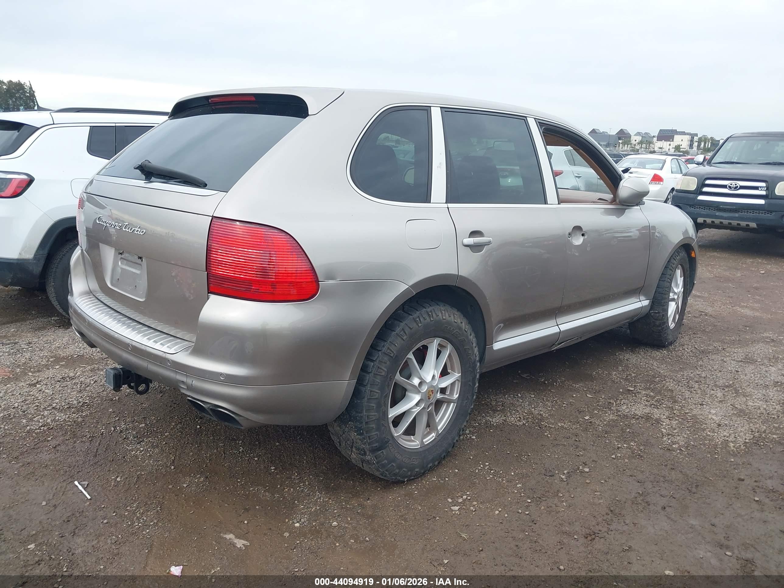 PORSCHE CAYENNE image 4