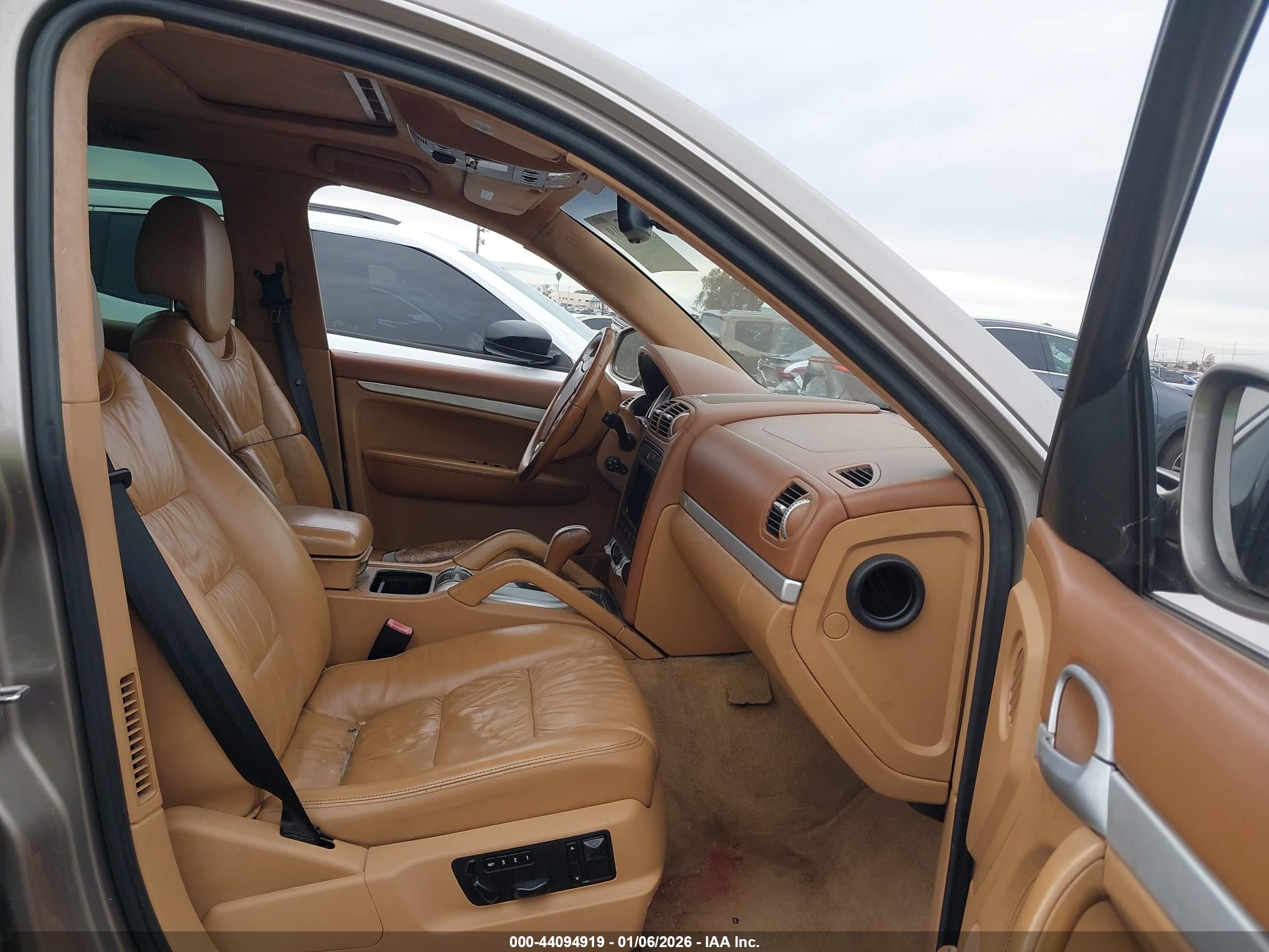 PORSCHE CAYENNE image 5