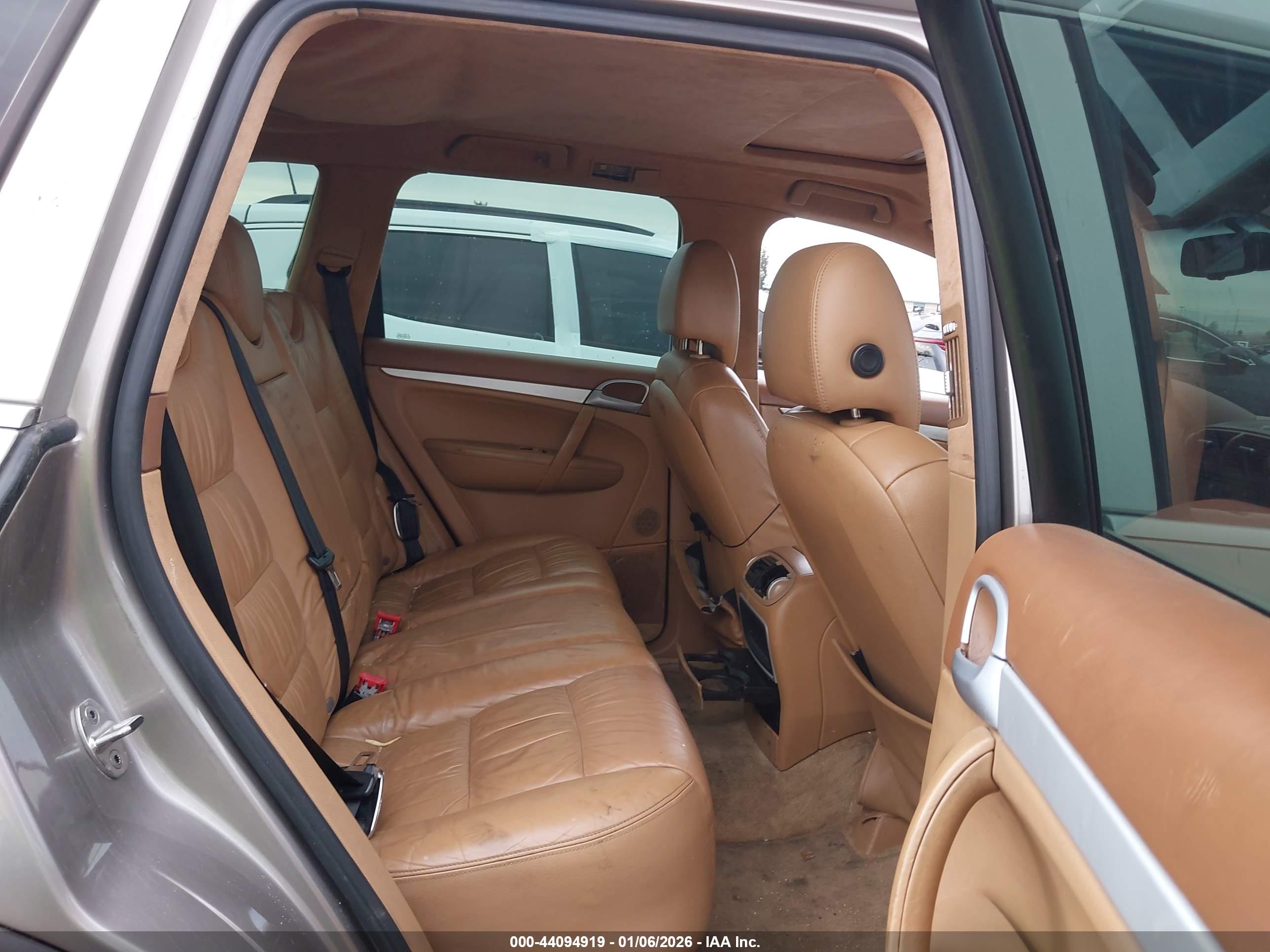 PORSCHE CAYENNE image 8