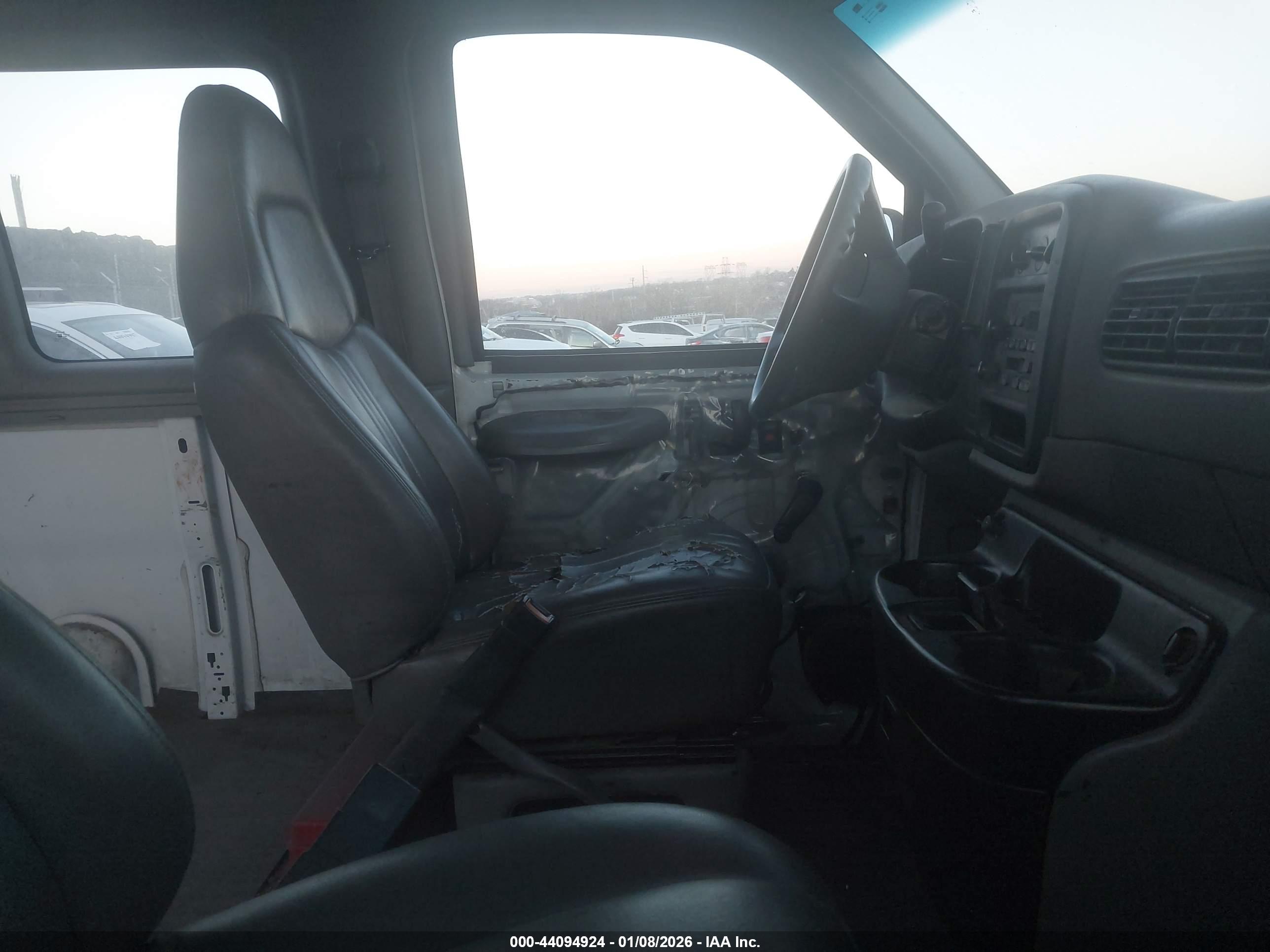 GMC SAVANA image 5
