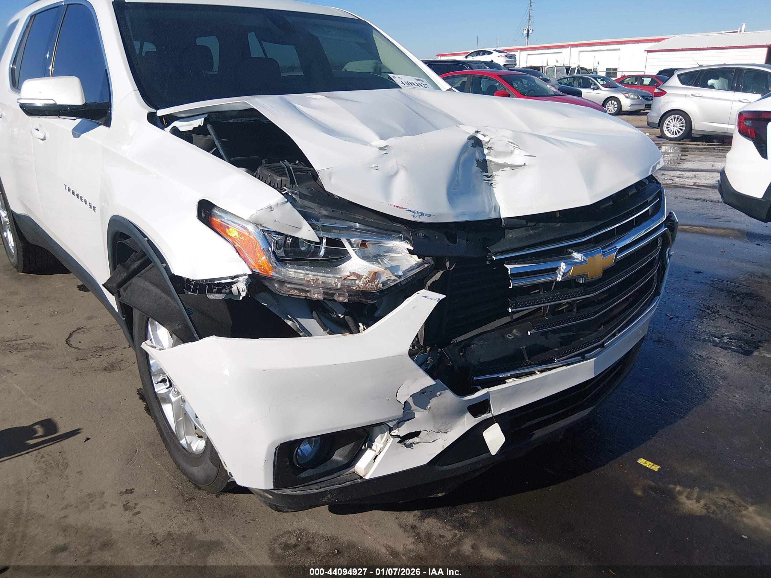 CHEVROLET TRAVERSE image 6