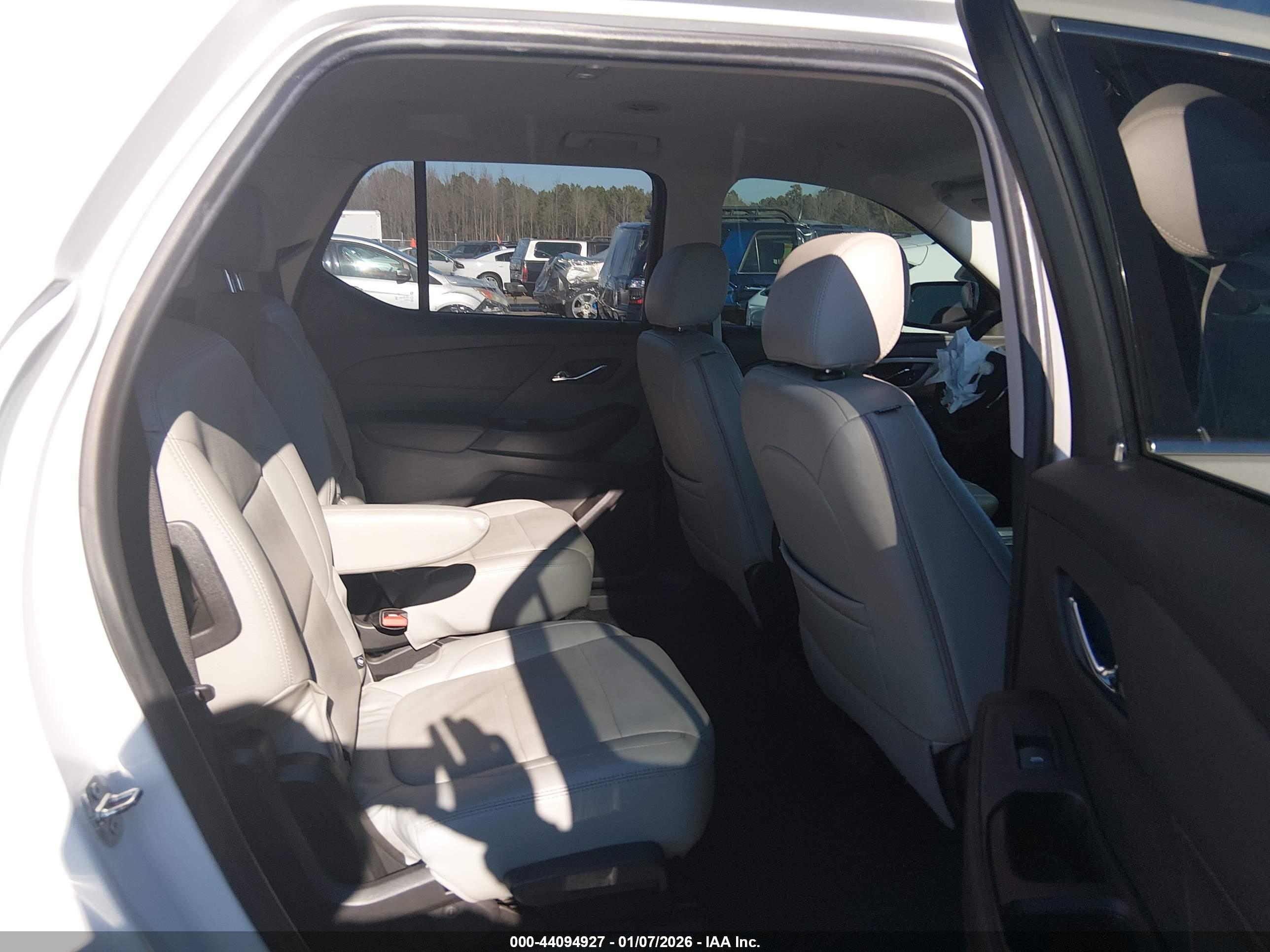 CHEVROLET TRAVERSE image 8