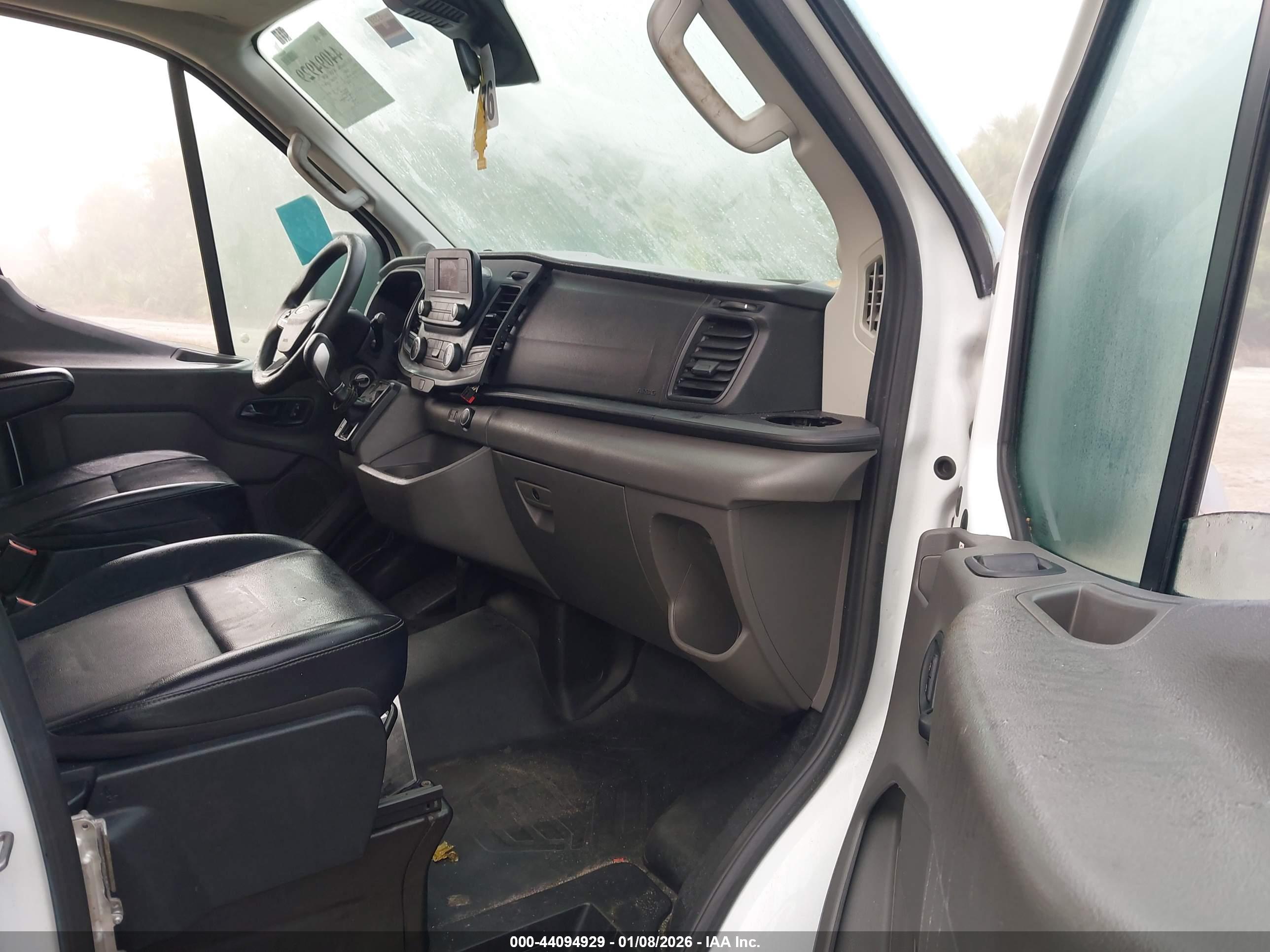FORD TRANSIT-250 image 5
