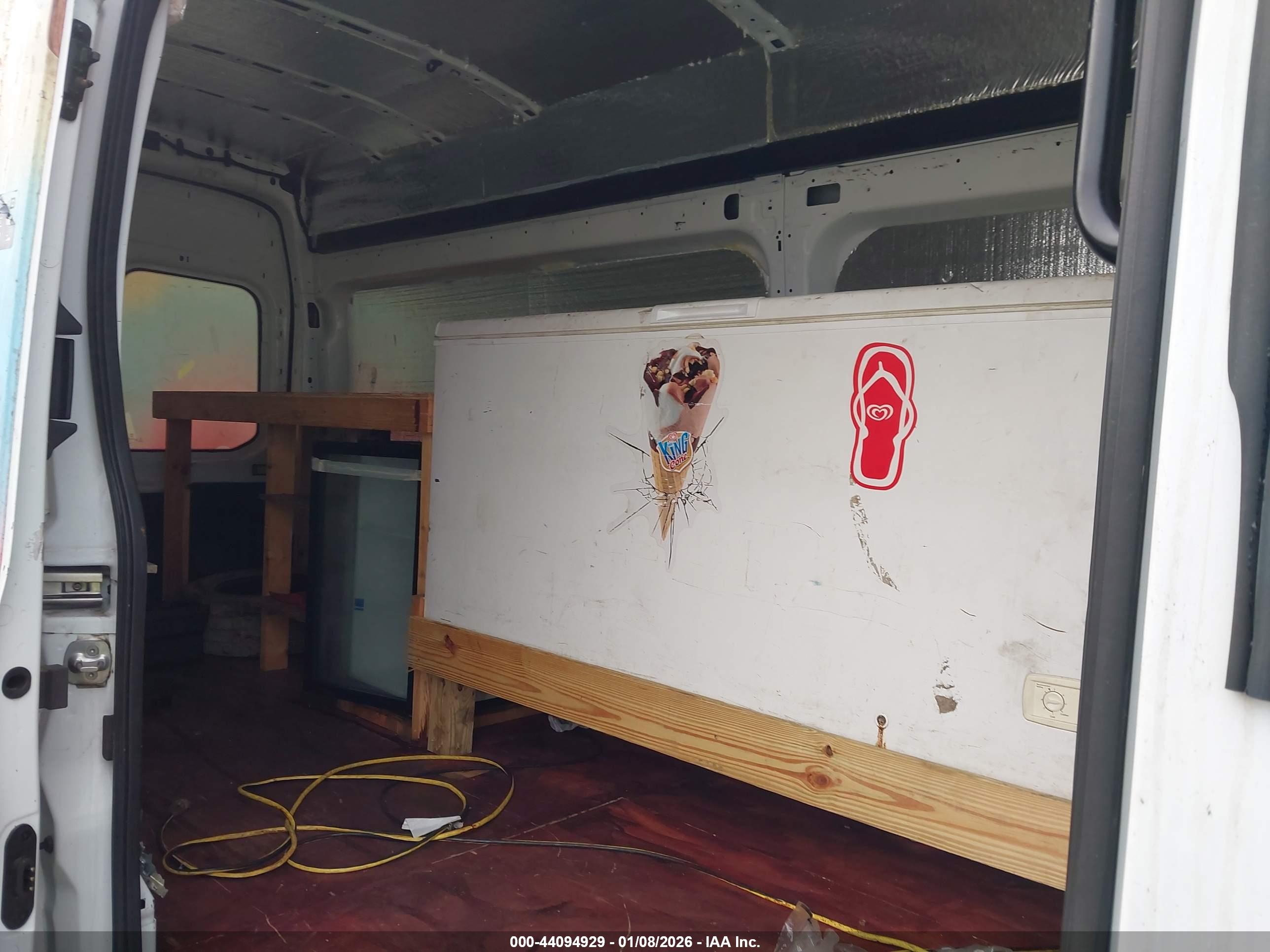 FORD TRANSIT-250 image 8