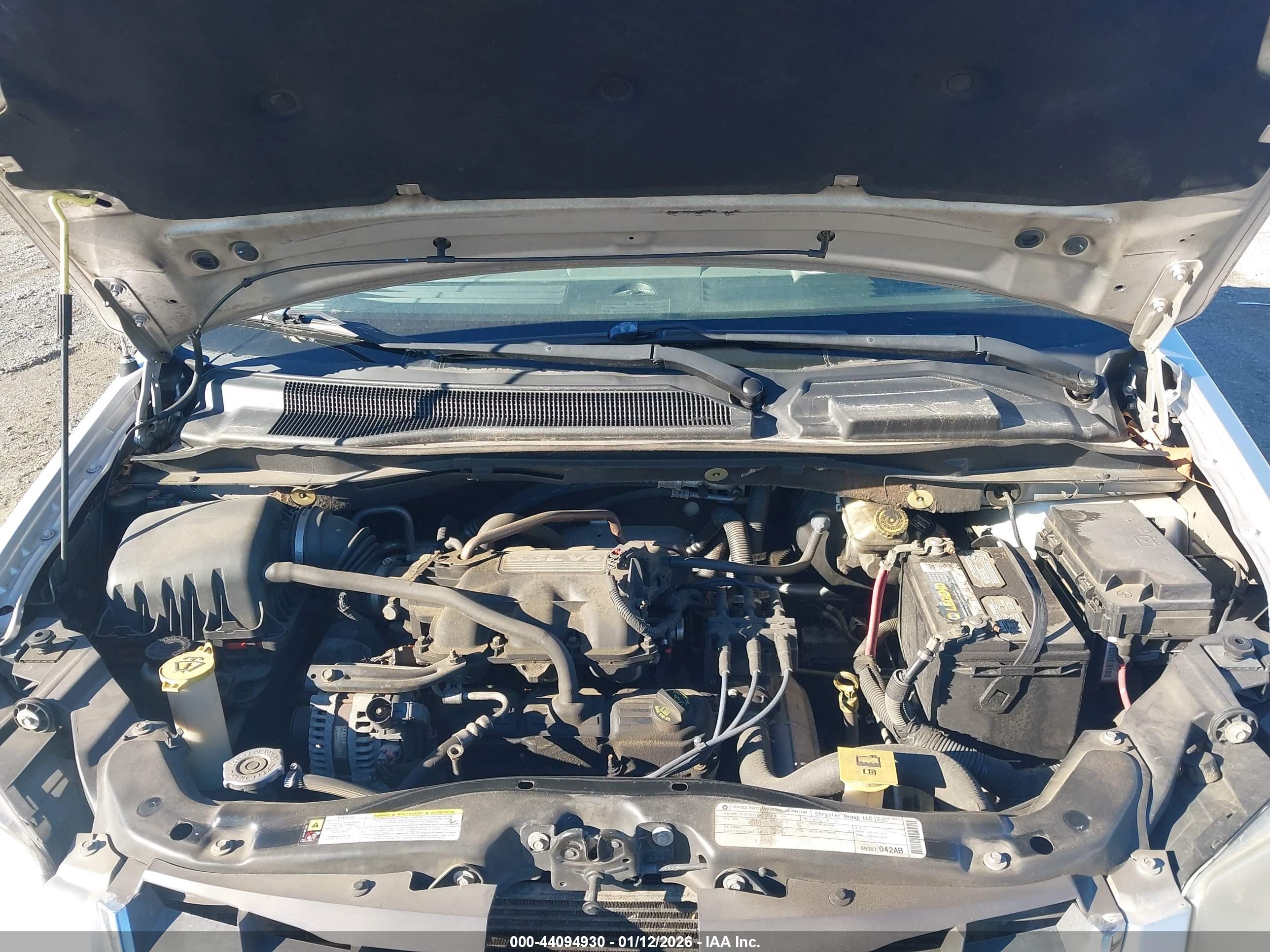 CHRYSLER TOWN image 10