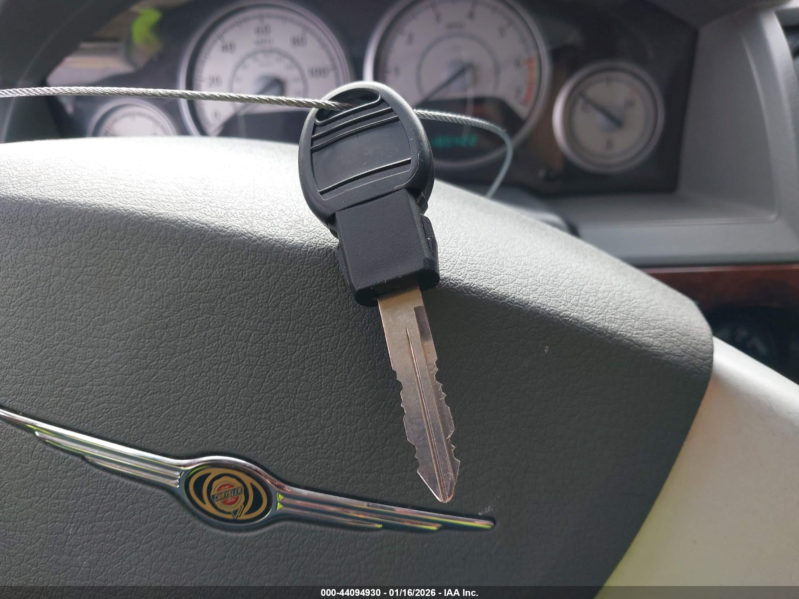 CHRYSLER TOWN image 11