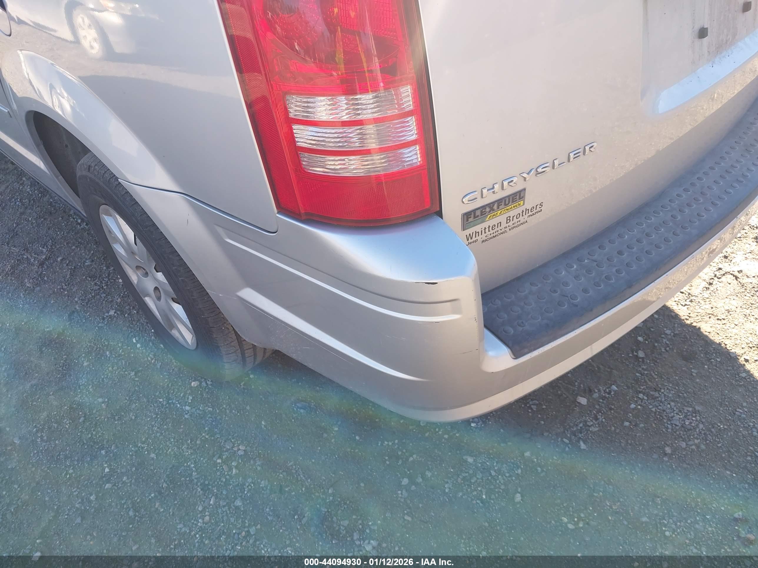 CHRYSLER TOWN image 6