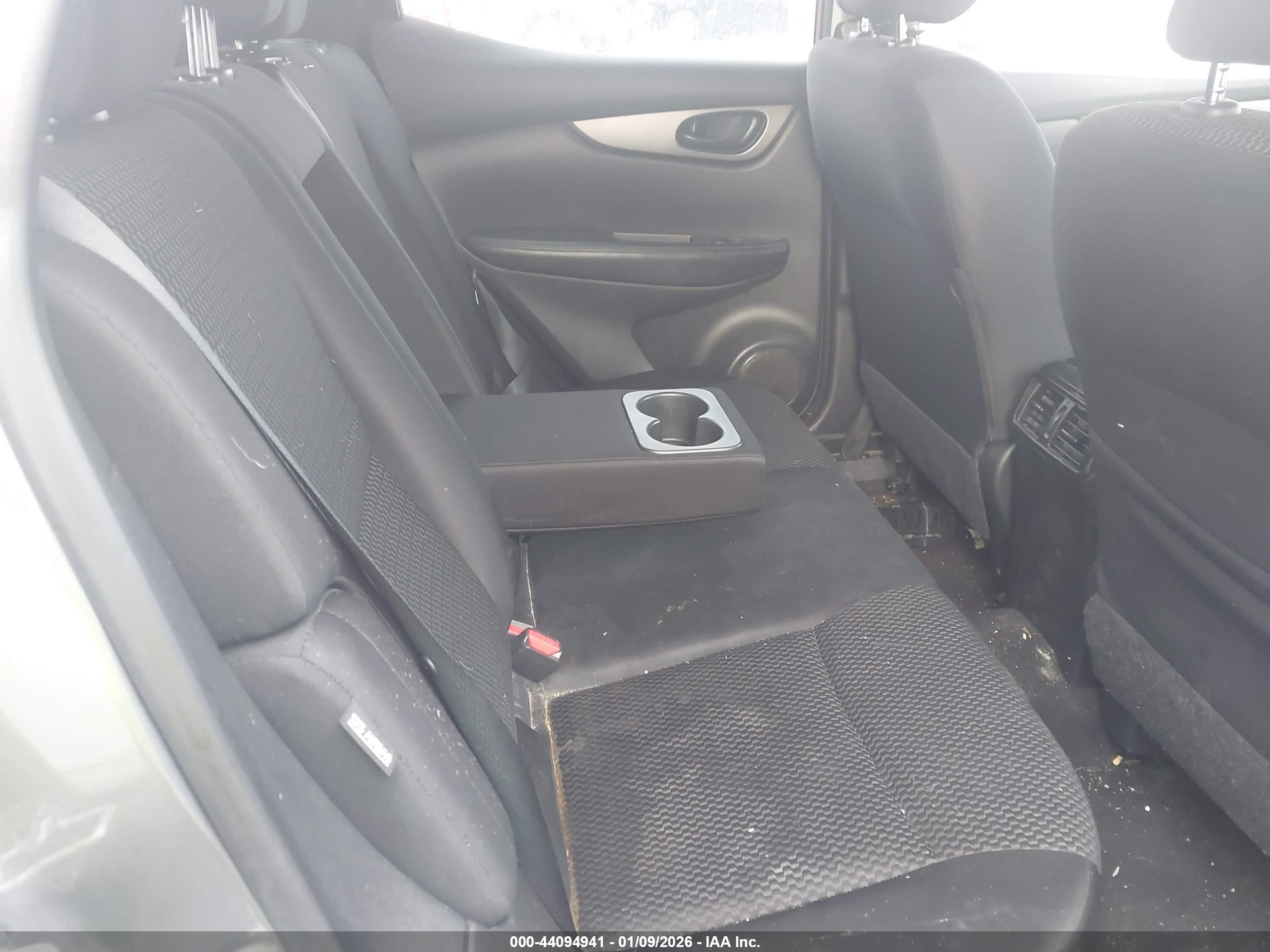 NISSAN ROGUE image 8