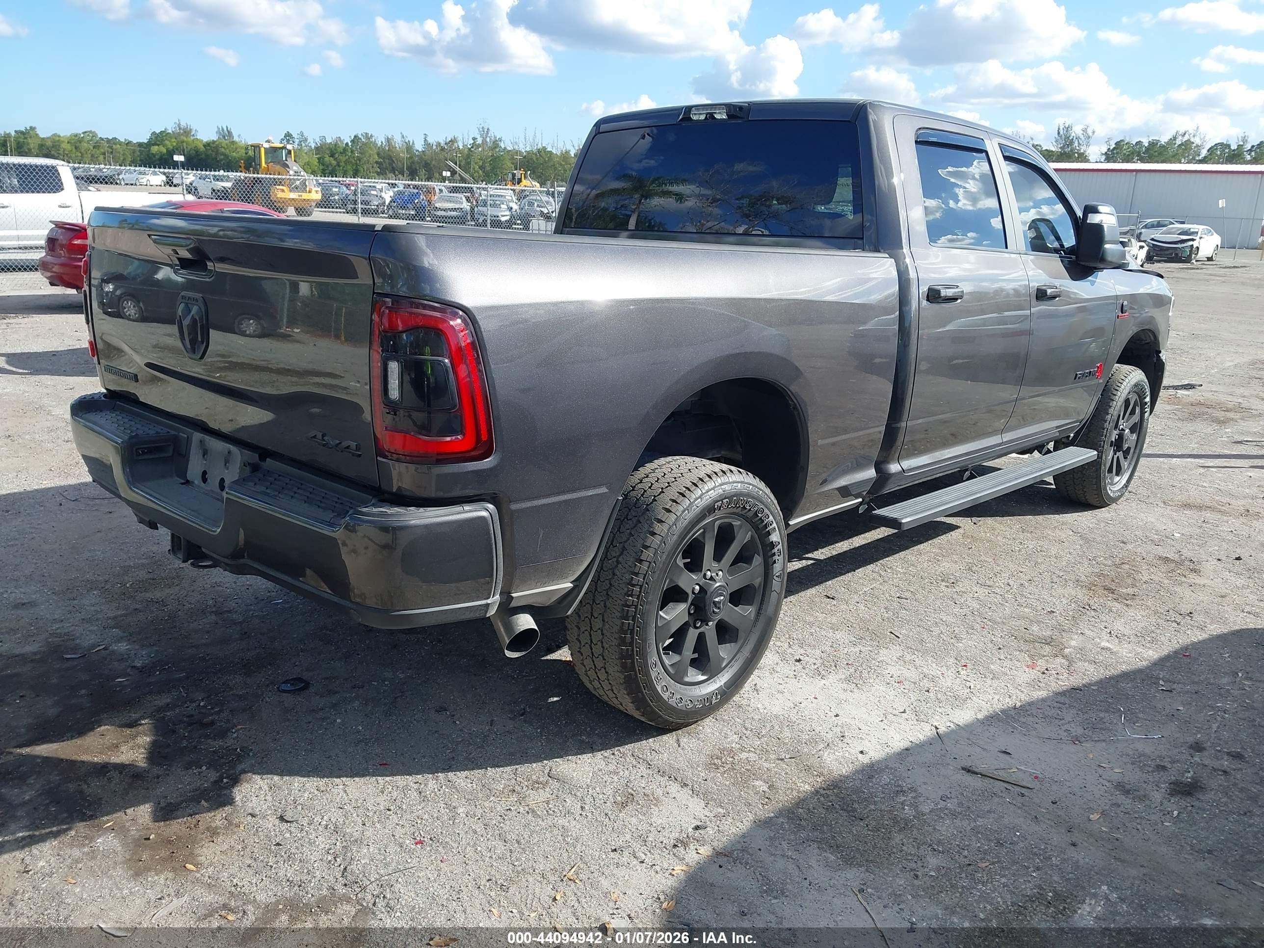 RAM 2500 image 4