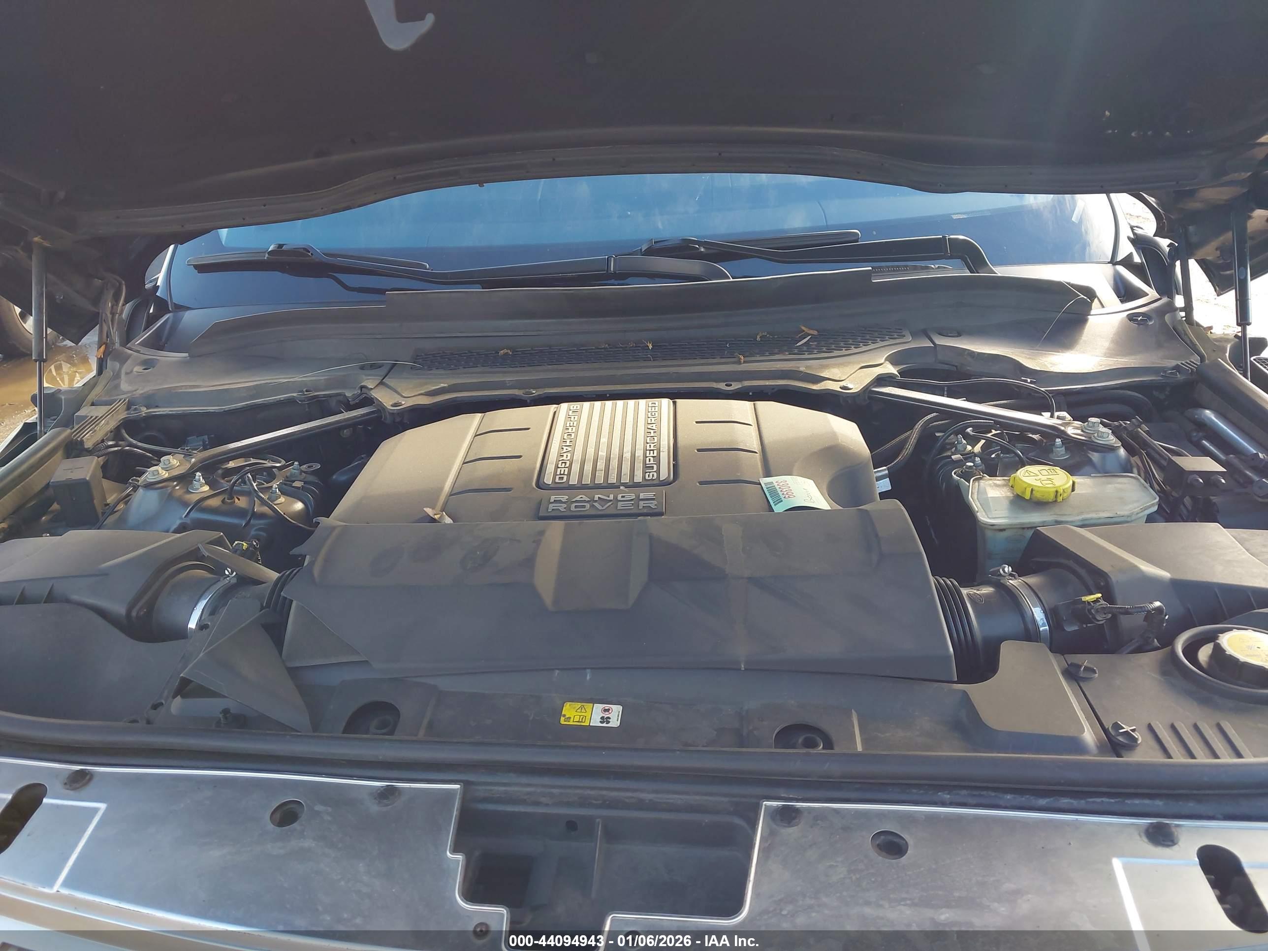 LAND ROVER image 10