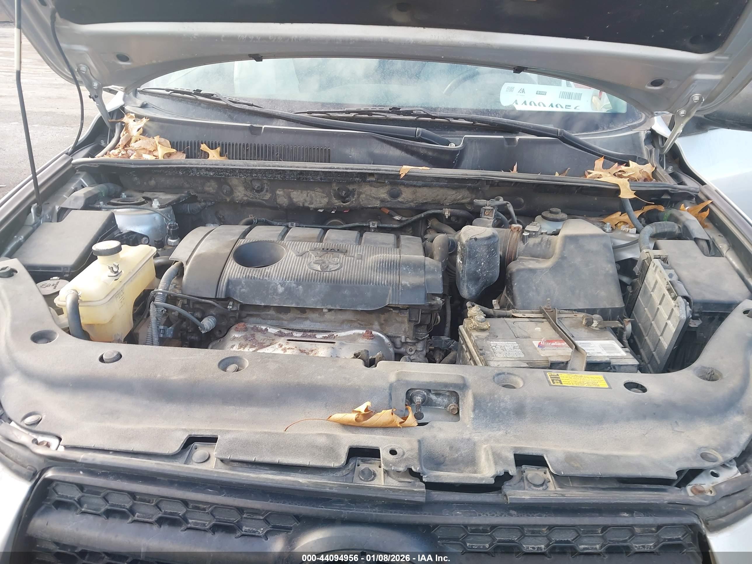 TOYOTA RAV4 image 10