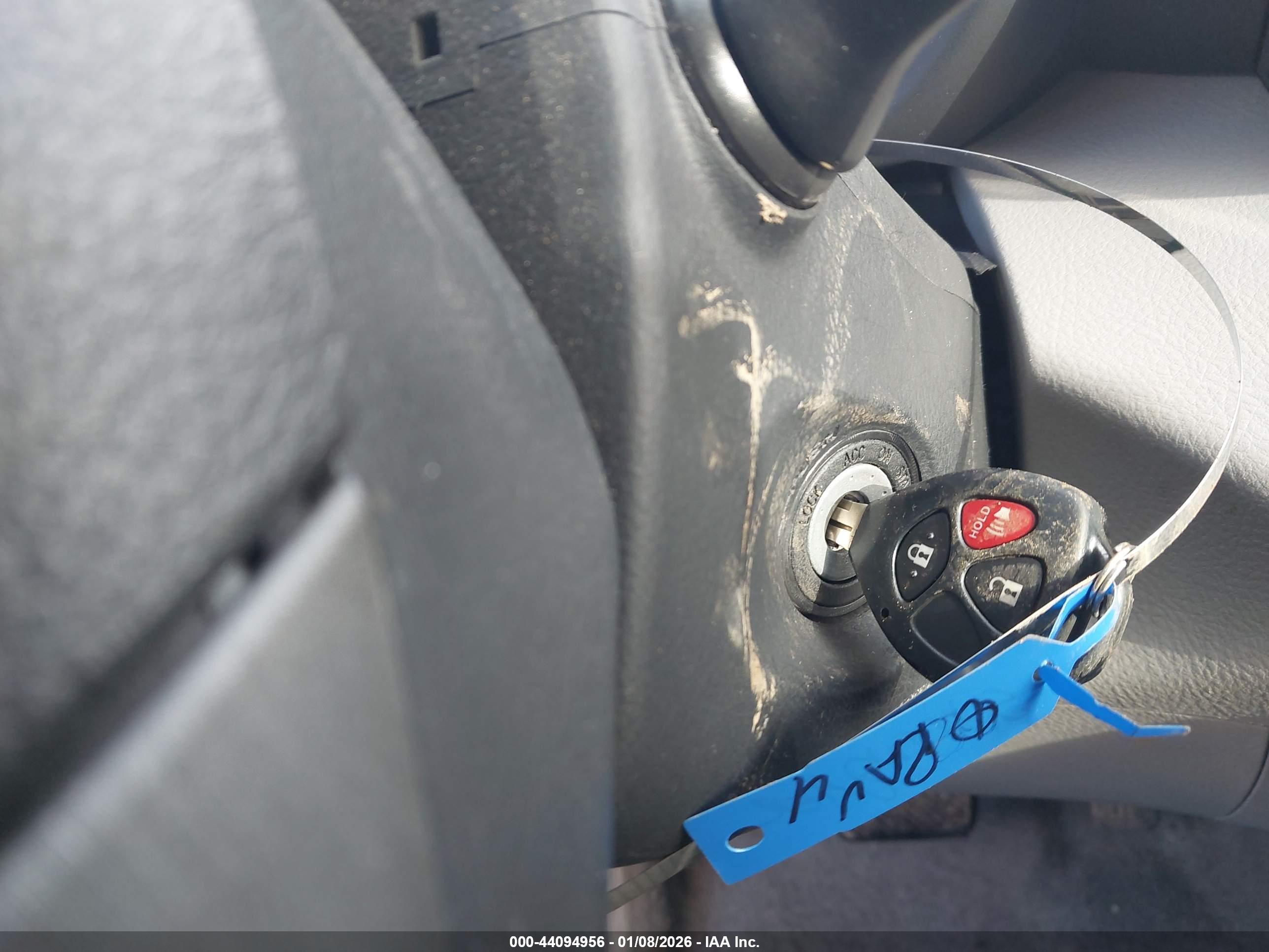 TOYOTA RAV4 image 11