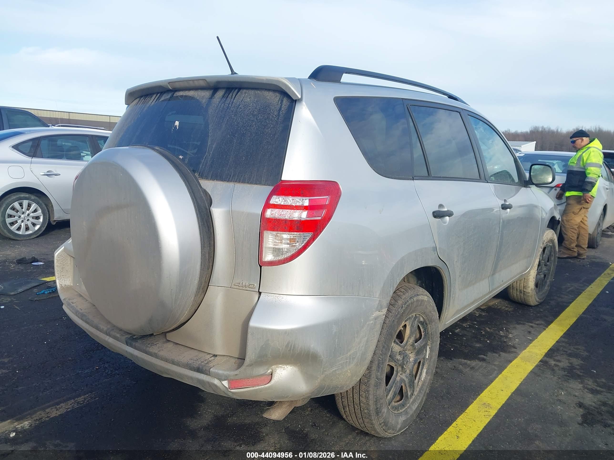 TOYOTA RAV4 image 4