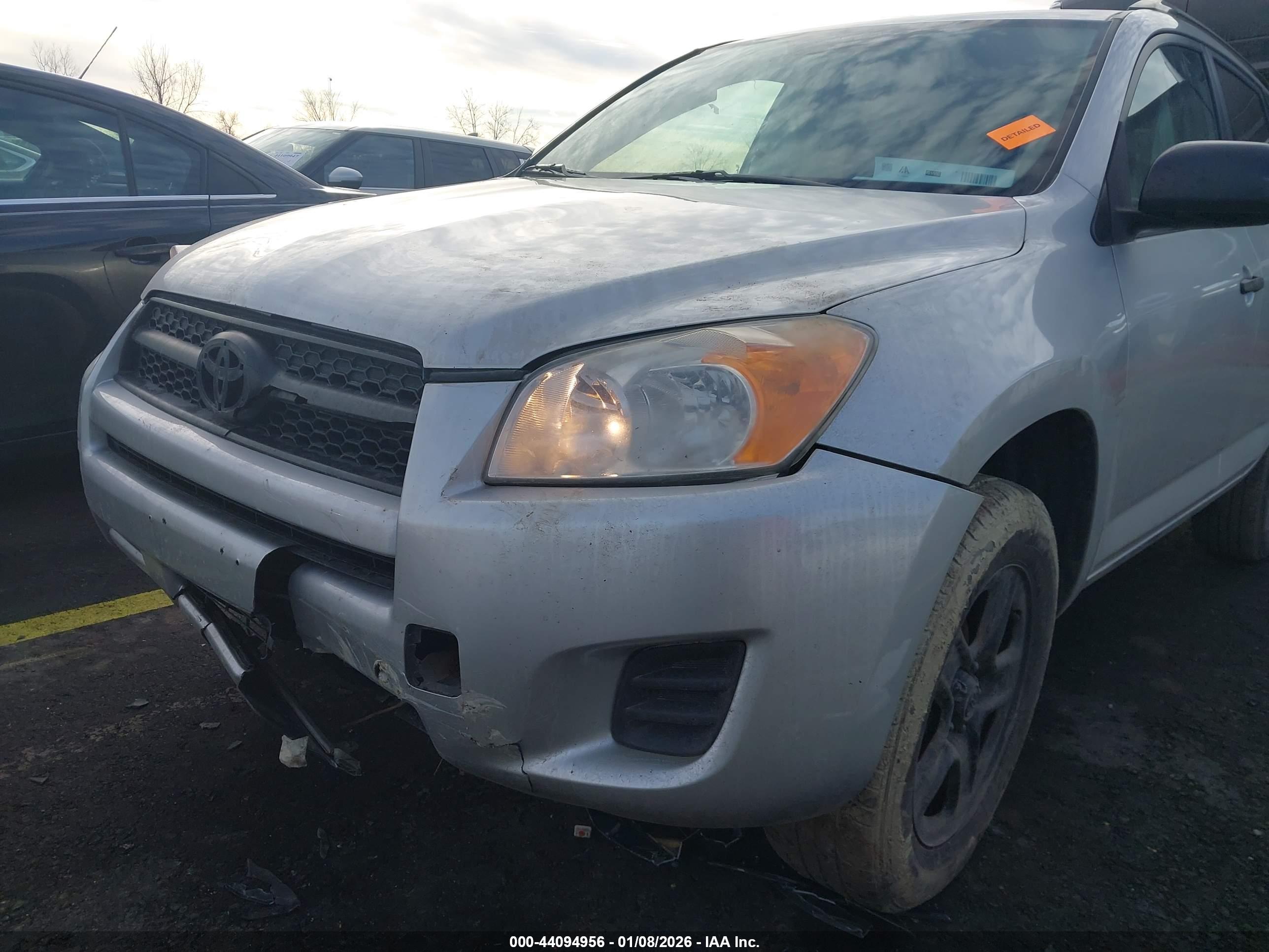 TOYOTA RAV4 image 6