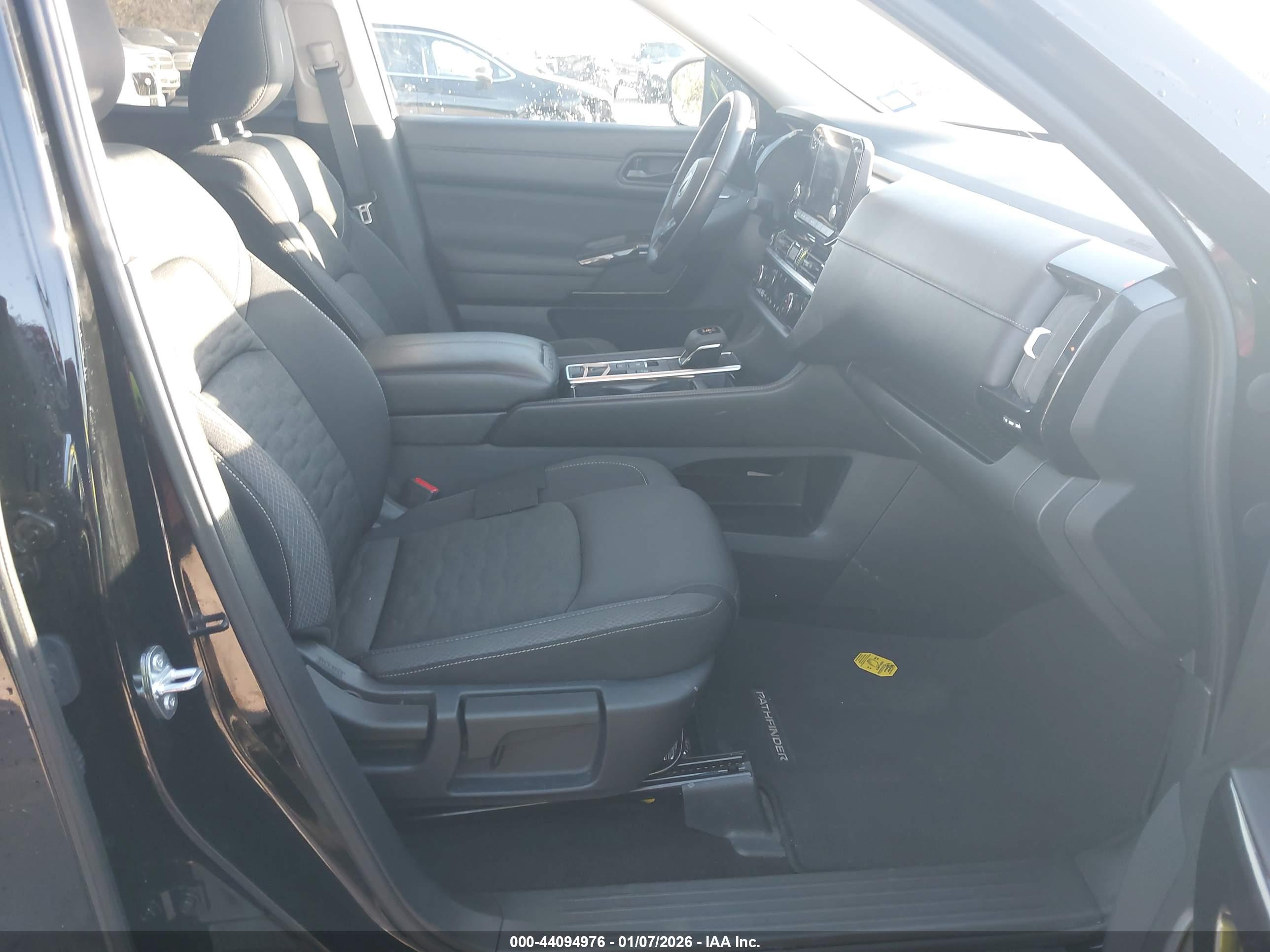 NISSAN PATHFINDER image 5