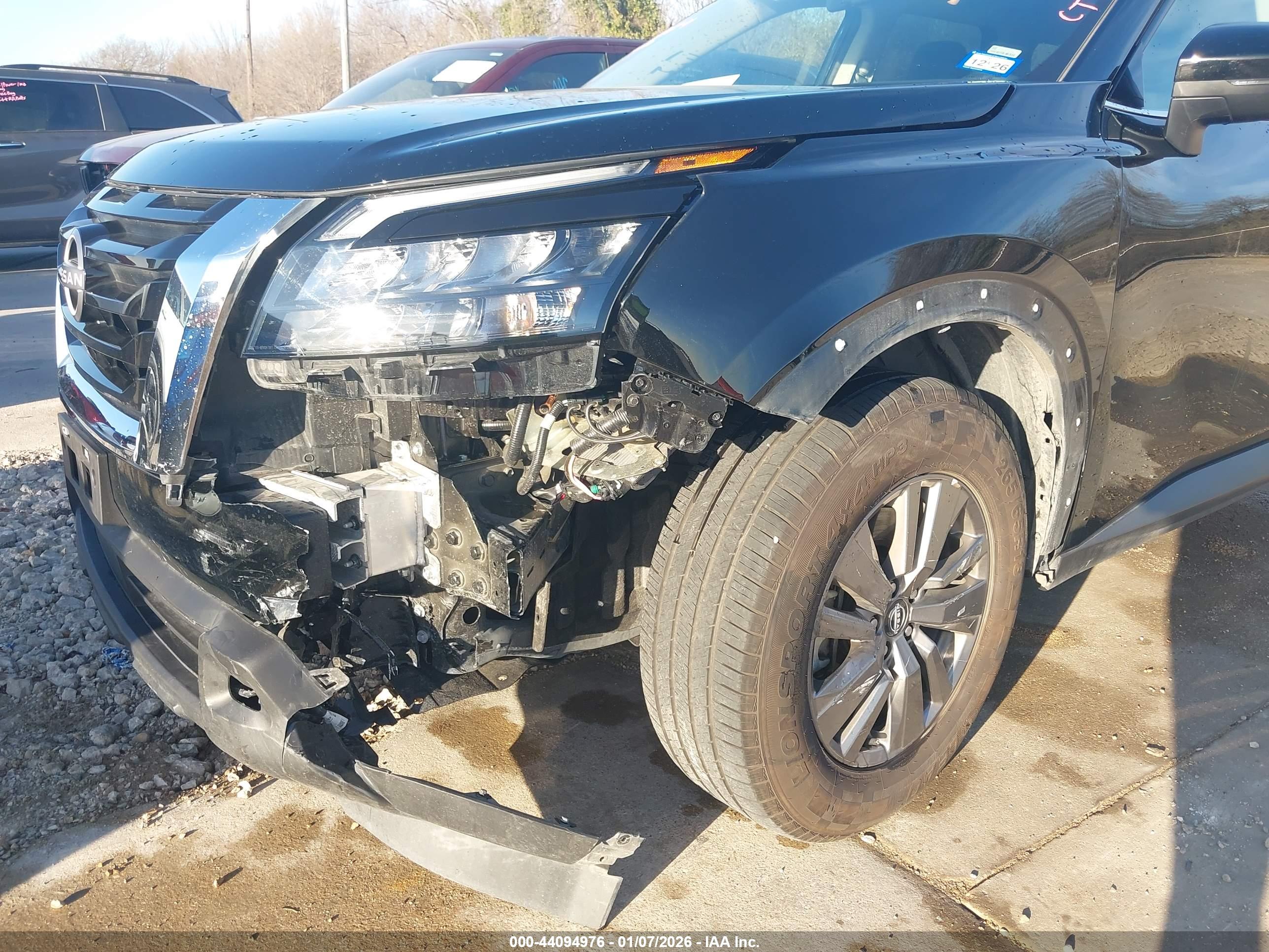 NISSAN PATHFINDER image 6