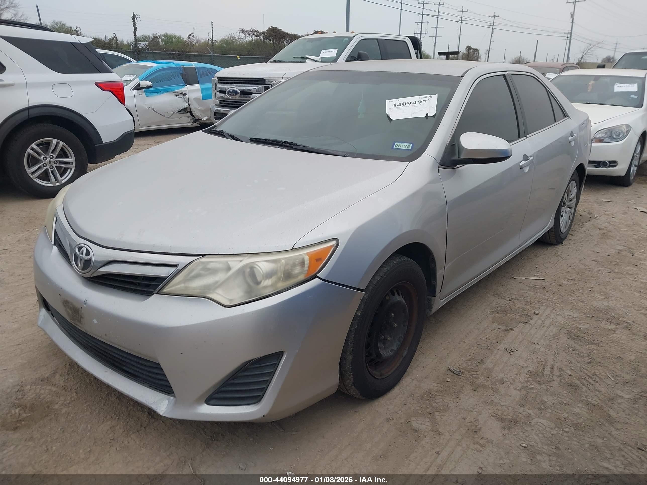 TOYOTA CAMRY image 2