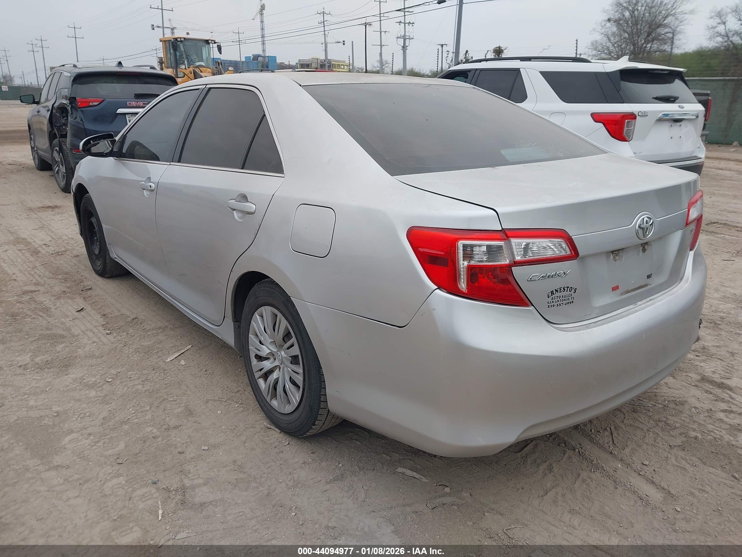 TOYOTA CAMRY image 3