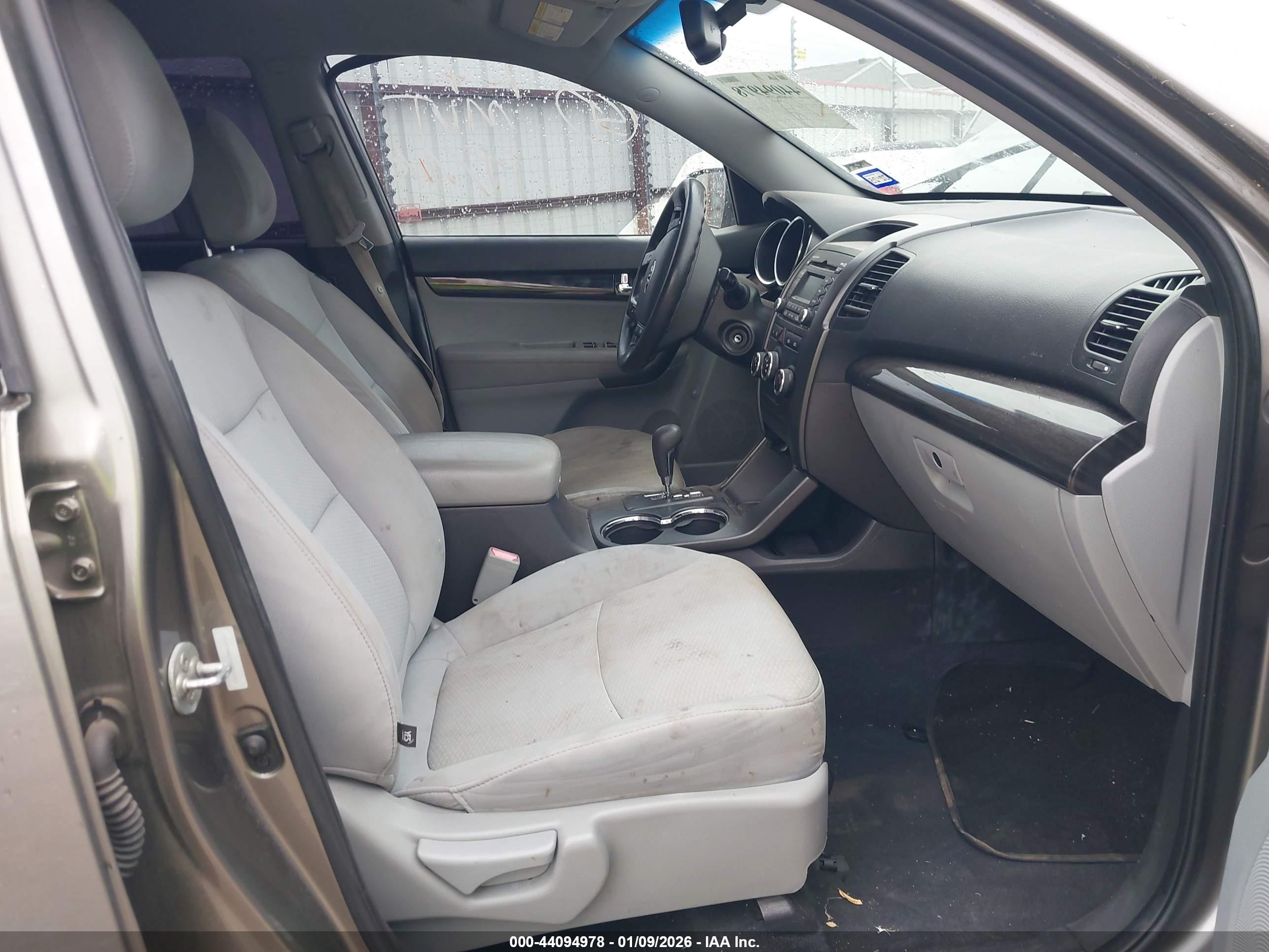 KIA SORENTO image 5